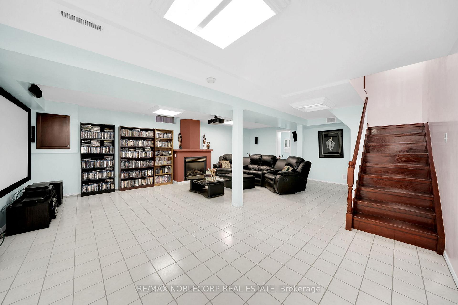 Photo 31 of 62 Coronation Circle, Brampton, Heart Lake West — HOMEH