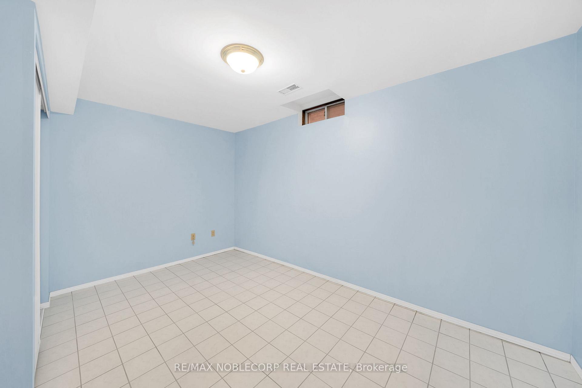 Photo 33 of 62 Coronation Circle, Brampton, Heart Lake West — HOMEH