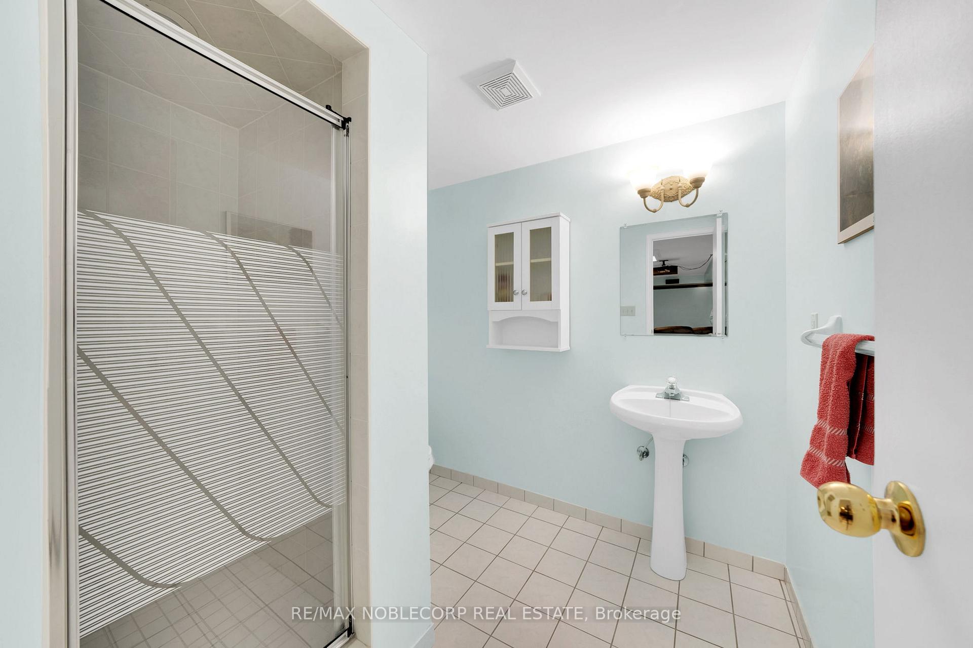 Photo 34 of 62 Coronation Circle, Brampton, Heart Lake West — HOMEH