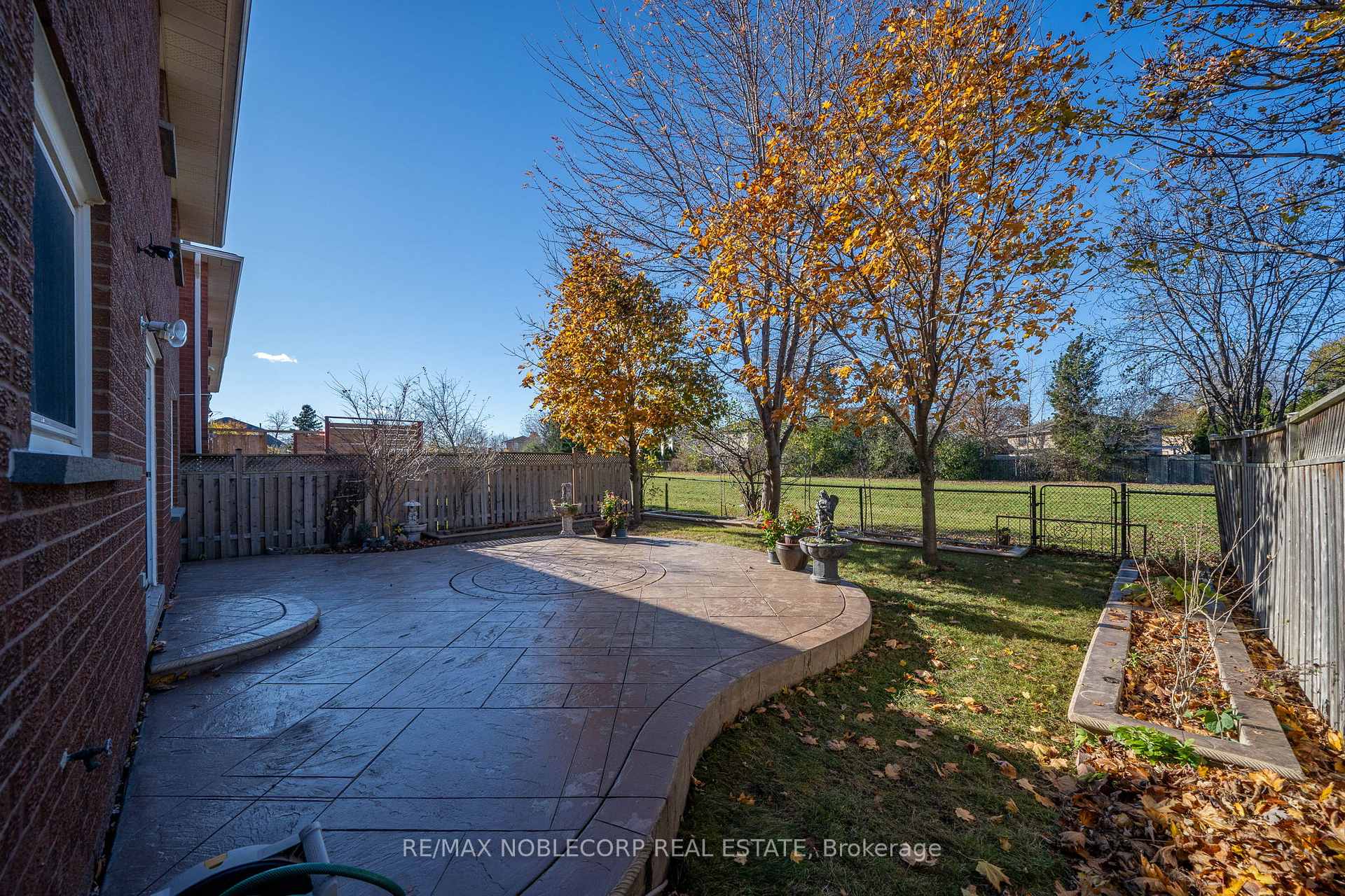 Photo 37 of 62 Coronation Circle, Brampton, Heart Lake West — HOMEH