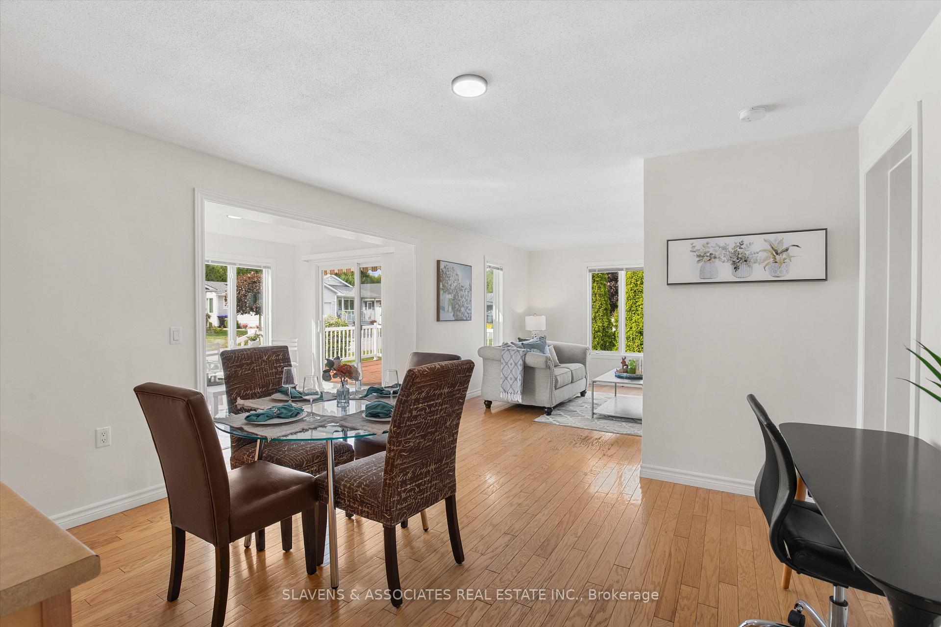 Photo 11 of 1 Illinois Crescent, Wasaga Beach — HOMEH