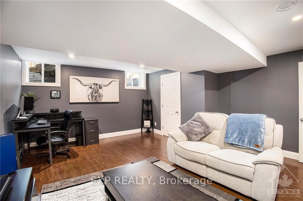 Photo 24 of 102 Par La Ville Circle, Ottawa, Stittsville (North) — HOMEH