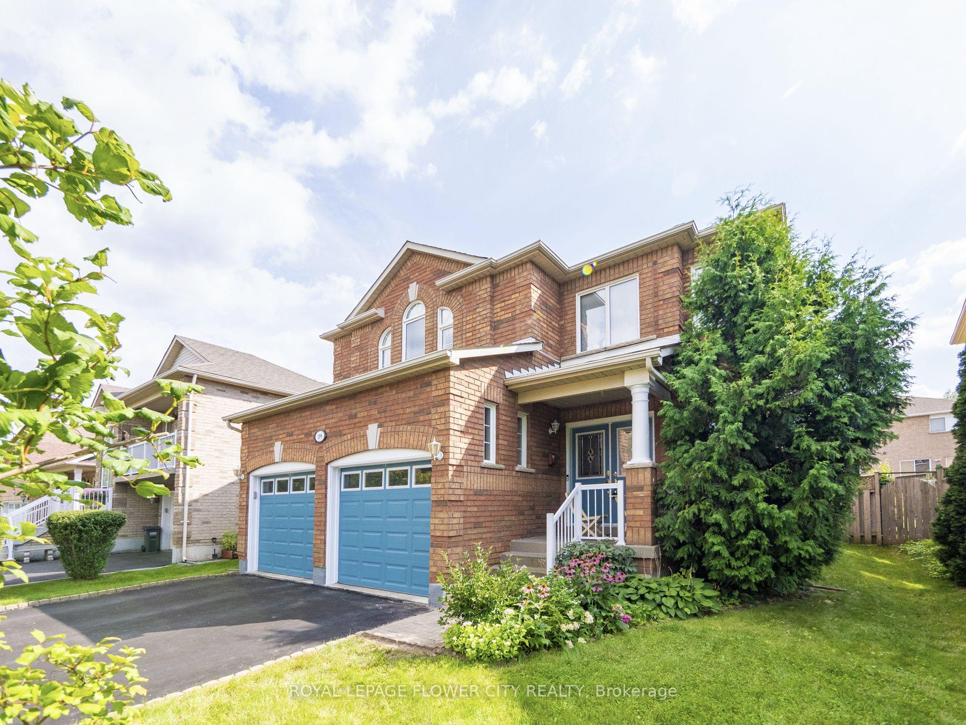 Photo 3 of 39 Pertosa Drive, Brampton, Fletcher's Meadow — HOMEH