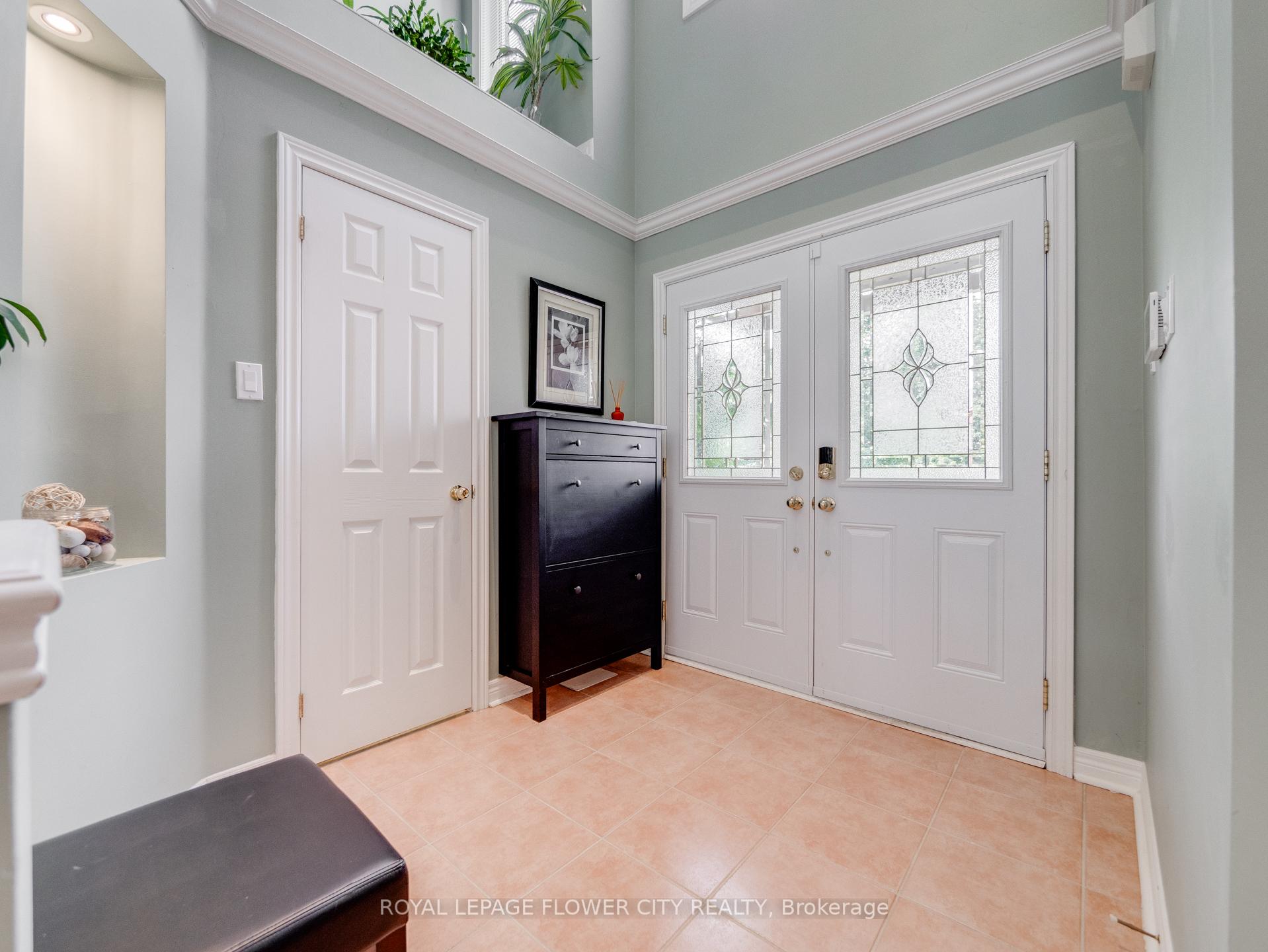 Photo 4 of 39 Pertosa Drive, Brampton, Fletcher's Meadow — HOMEH