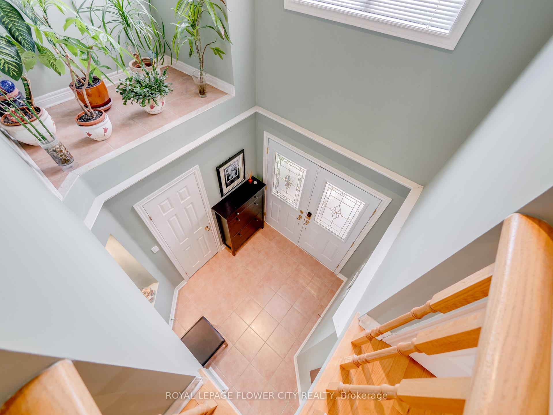 Photo 2 of 39 Pertosa Drive, Brampton, Fletcher's Meadow — HOMEH