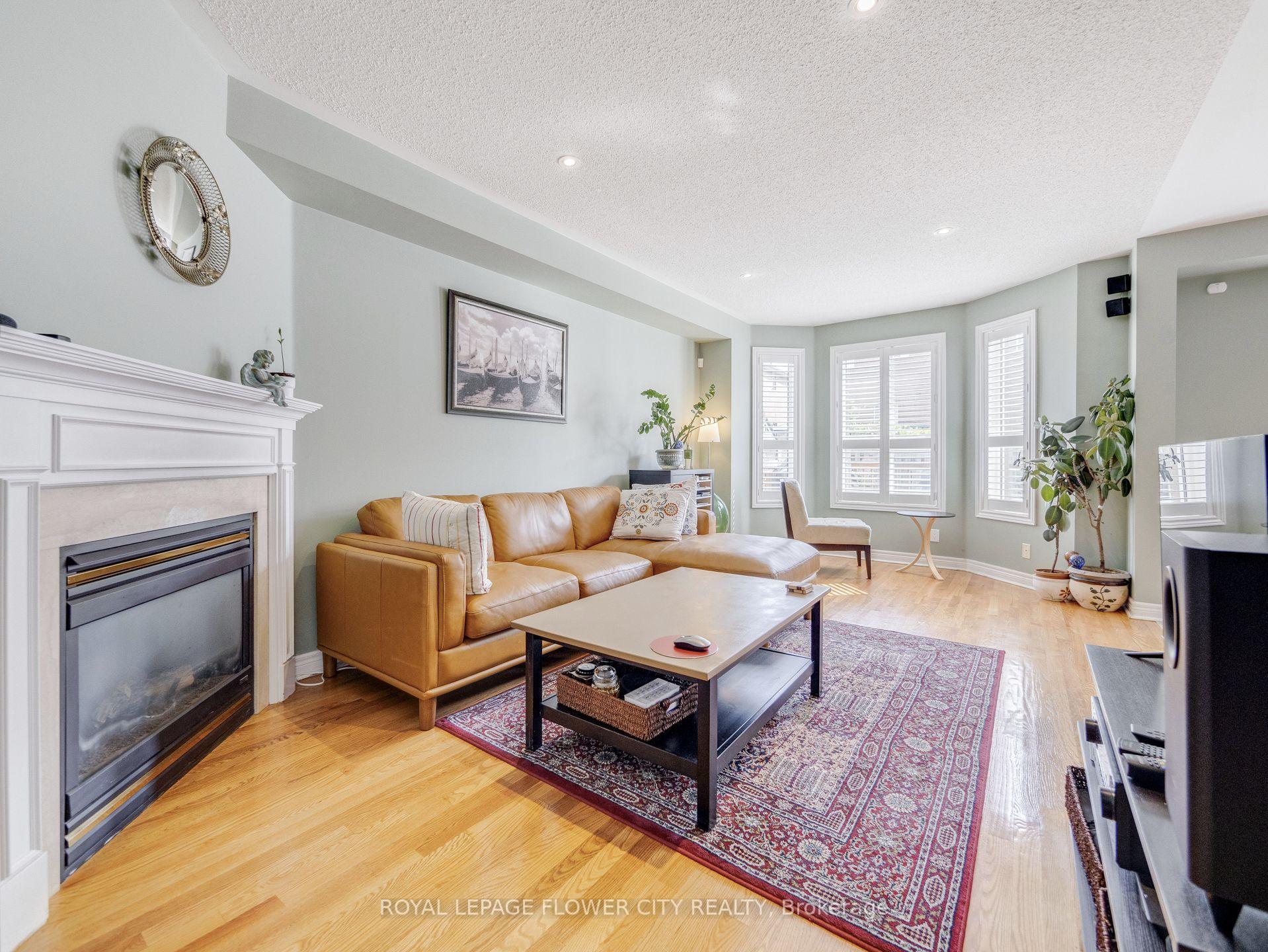 Photo 20 of 39 Pertosa Drive, Brampton, Fletcher's Meadow — HOMEH