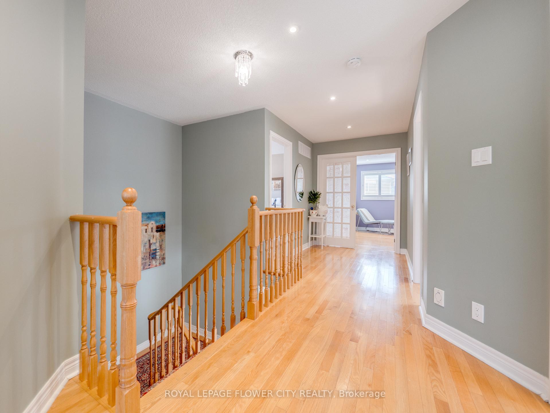 Photo 6 of 39 Pertosa Drive, Brampton, Fletcher's Meadow — HOMEH