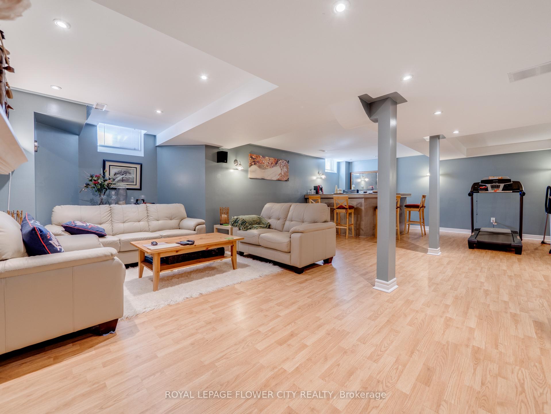 Photo 11 of 39 Pertosa Drive, Brampton, Fletcher's Meadow — HOMEH