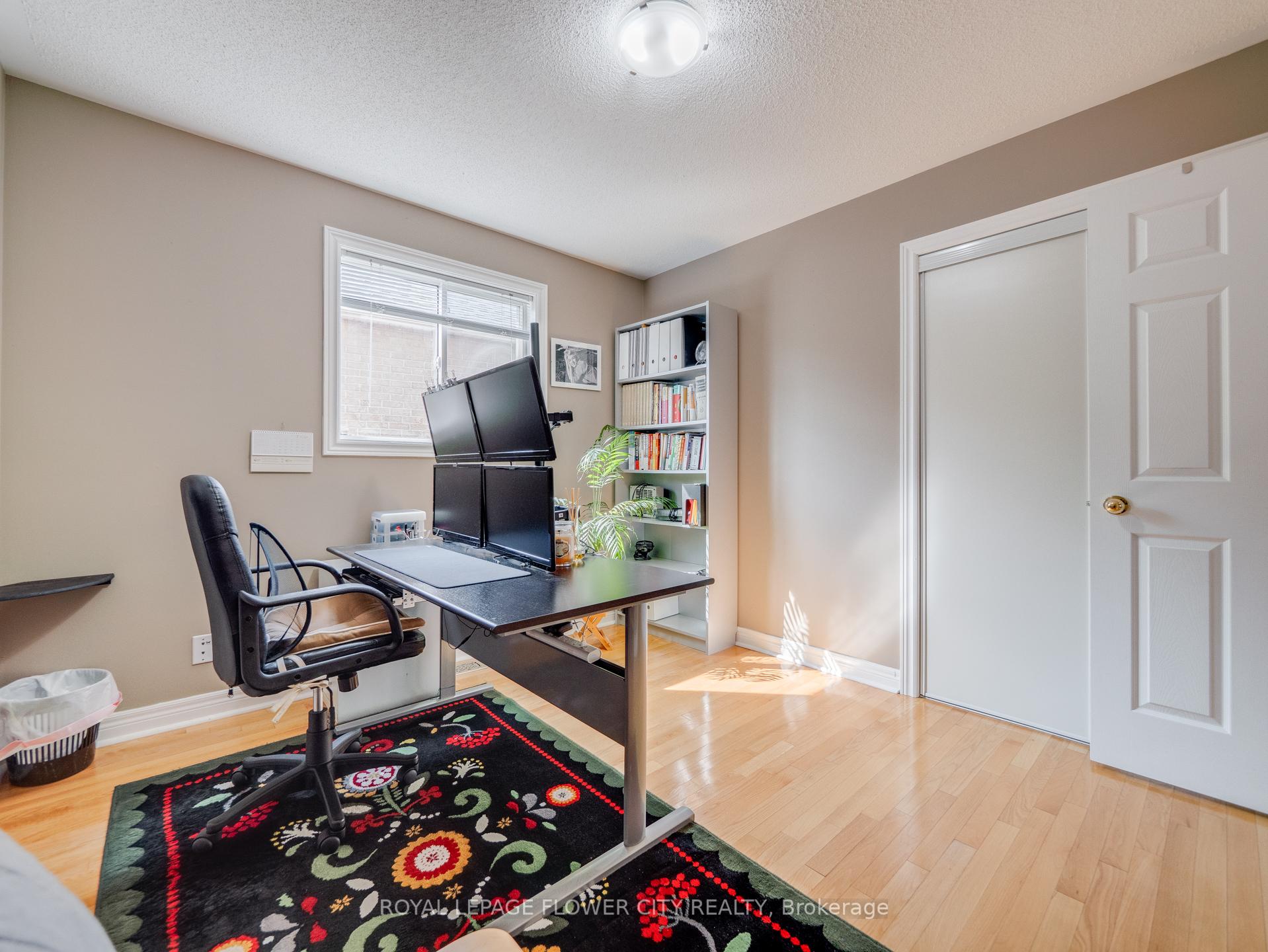 Photo 10 of 39 Pertosa Drive, Brampton, Fletcher's Meadow — HOMEH