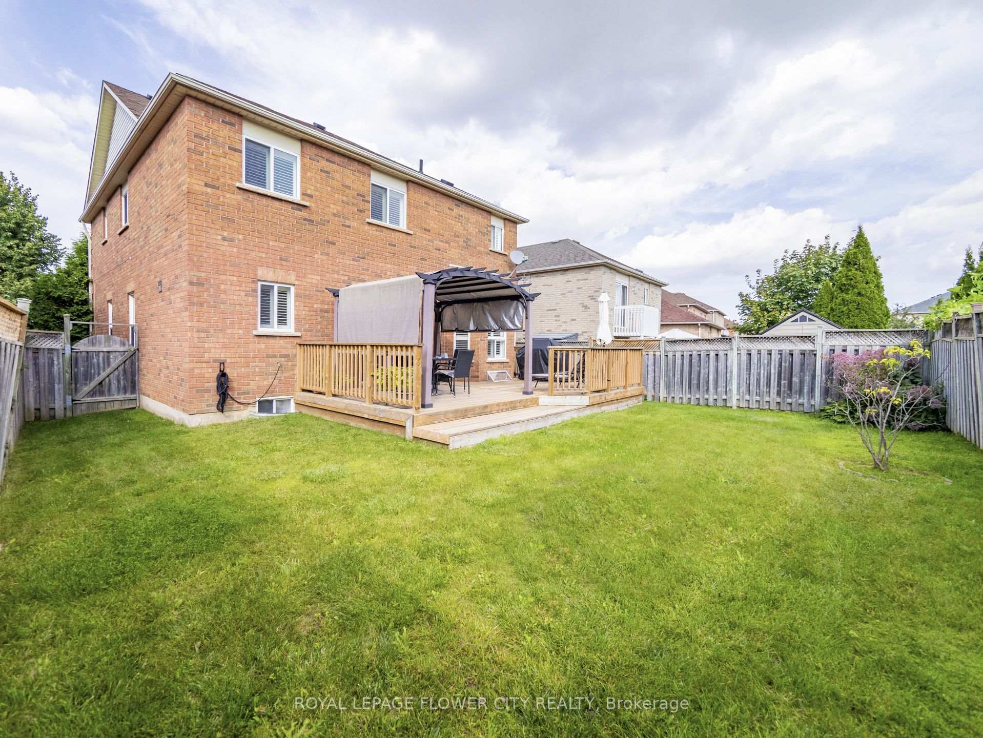 Photo 12 of 39 Pertosa Drive, Brampton, Fletcher's Meadow — HOMEH