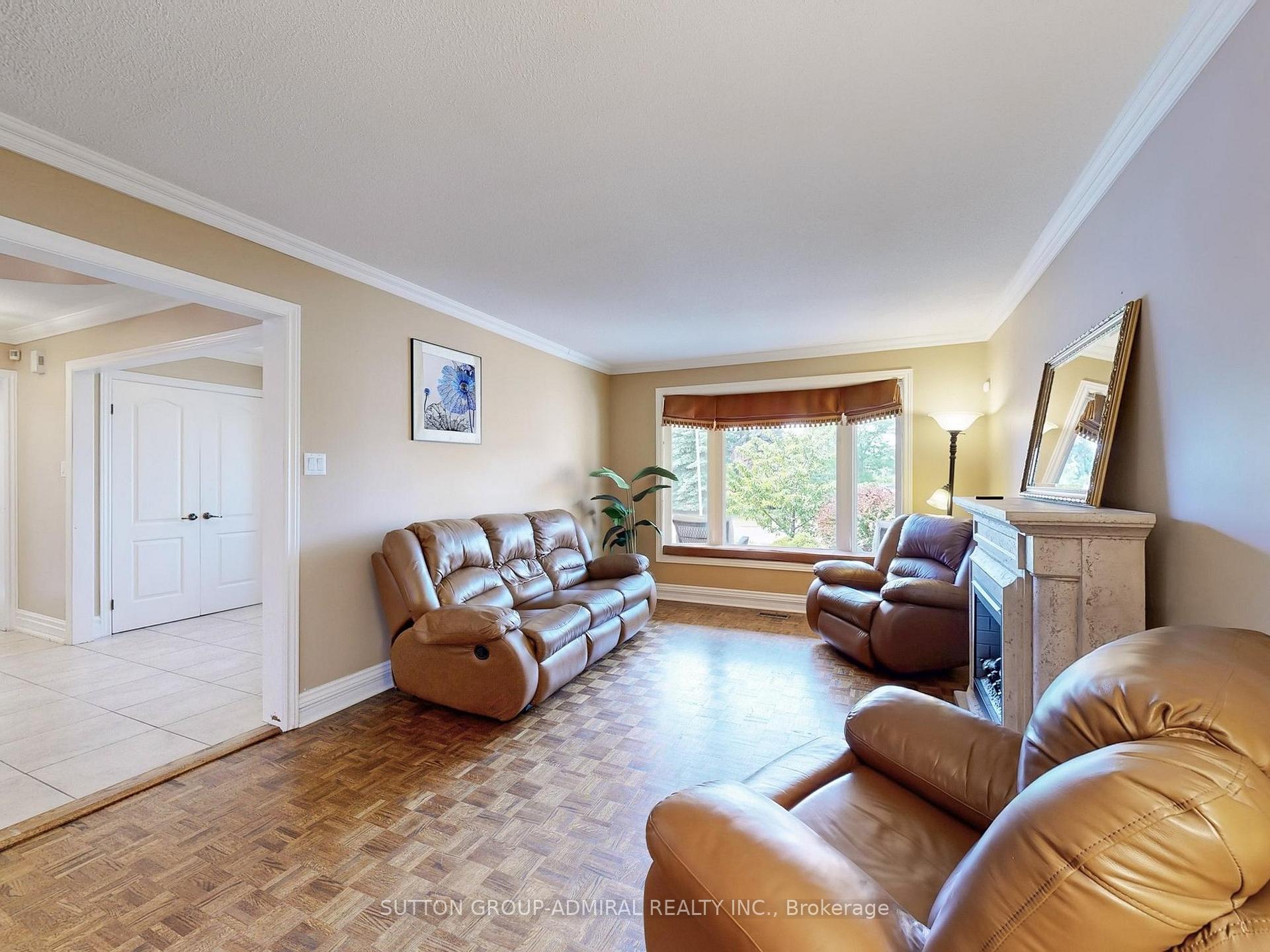 Photo 6 of 236 Russet Way, Vaughan, East Woodbridge — HOMEH