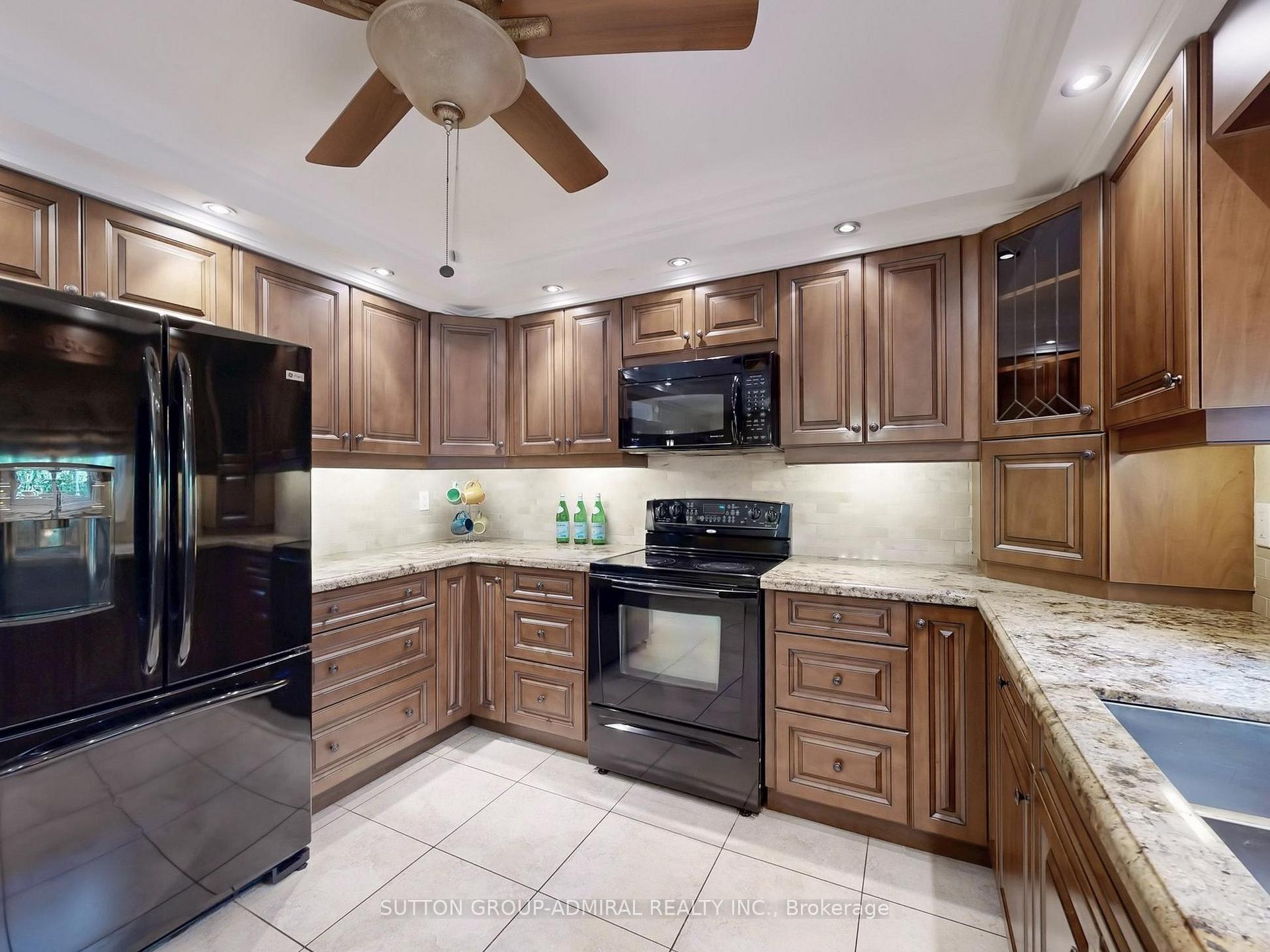 Photo 18 of 236 Russet Way, Vaughan, East Woodbridge — HOMEH