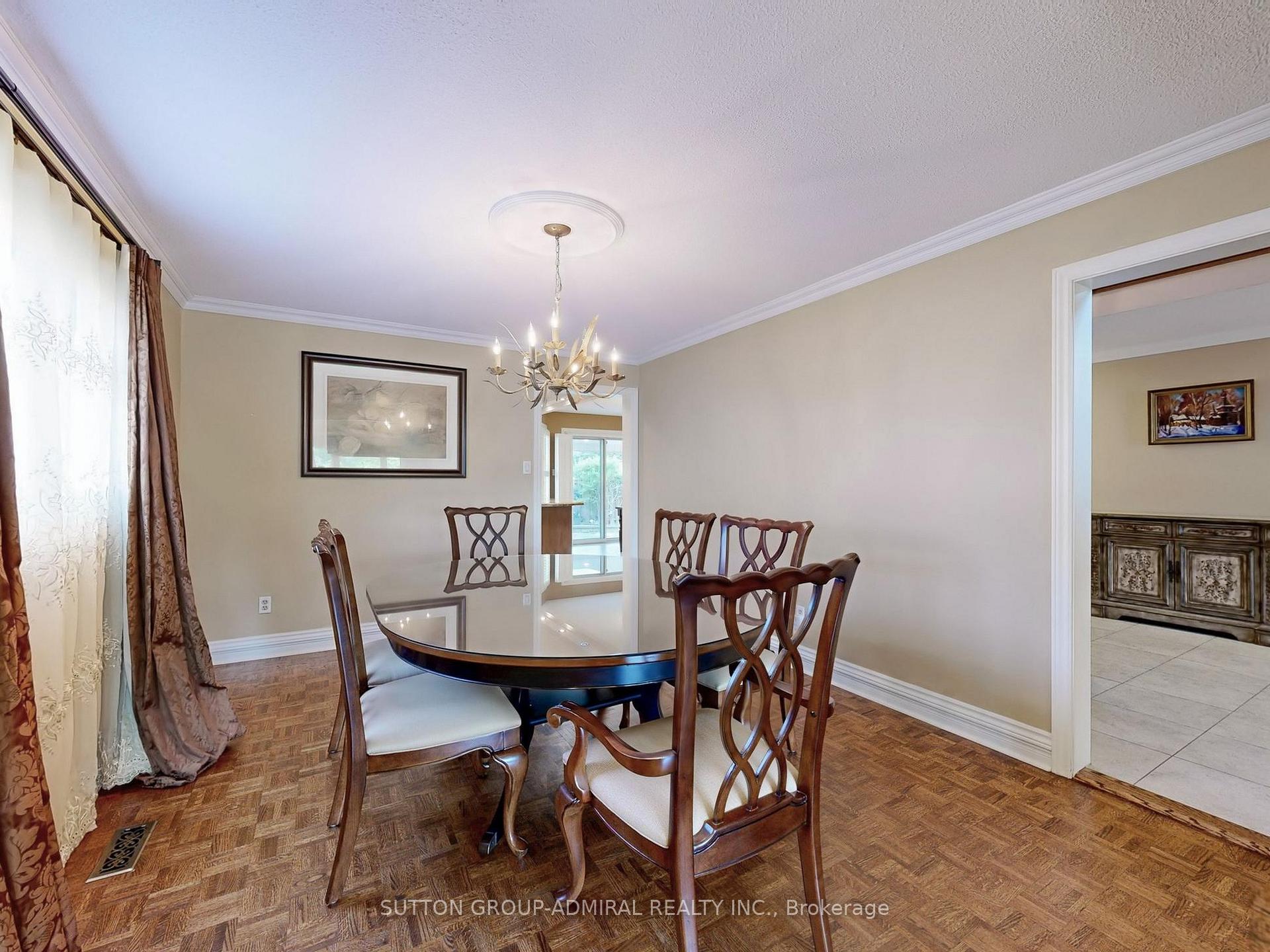 Photo 3 of 236 Russet Way, Vaughan, East Woodbridge — HOMEH