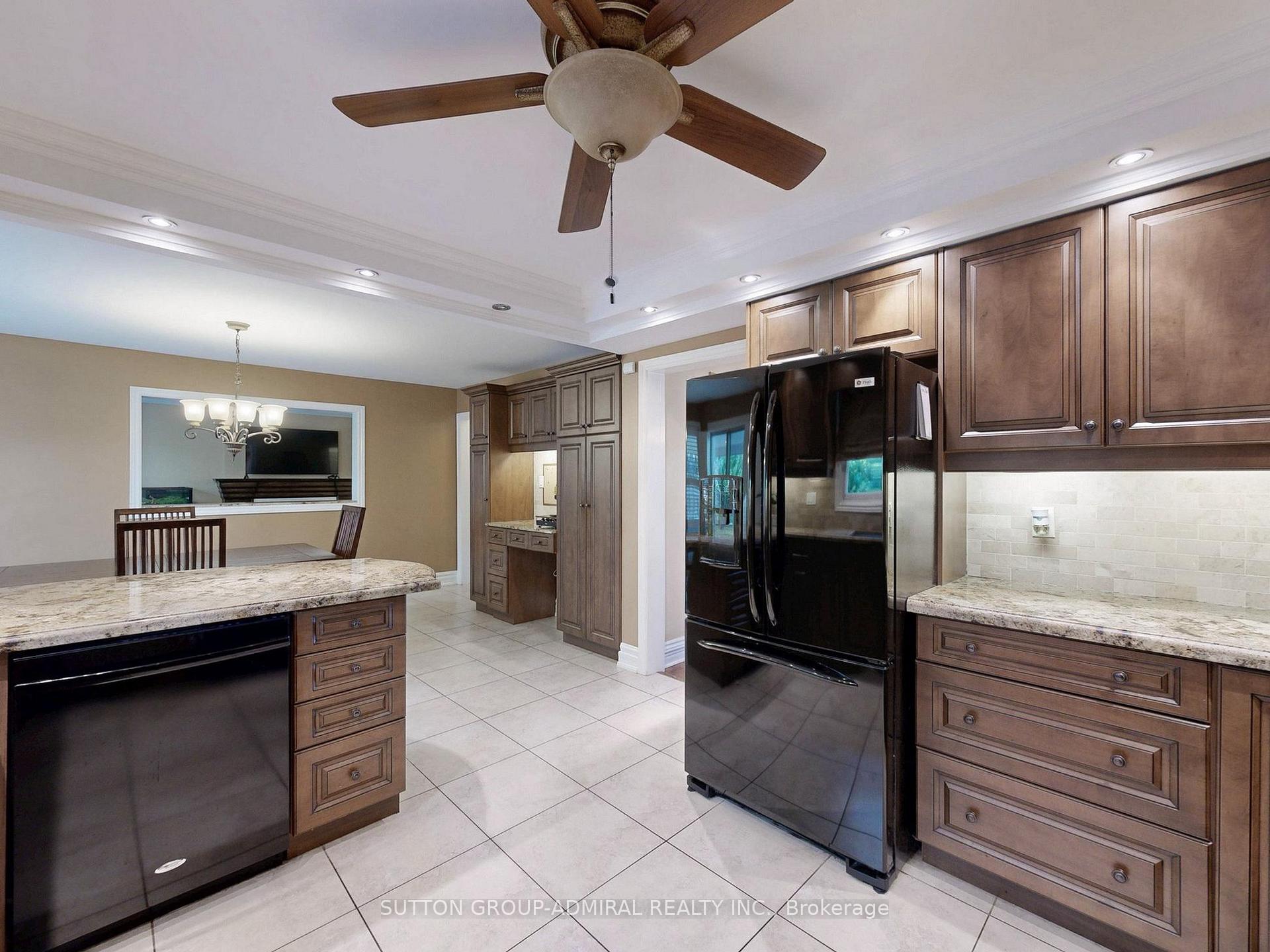 Photo 10 of 236 Russet Way, Vaughan, East Woodbridge — HOMEH