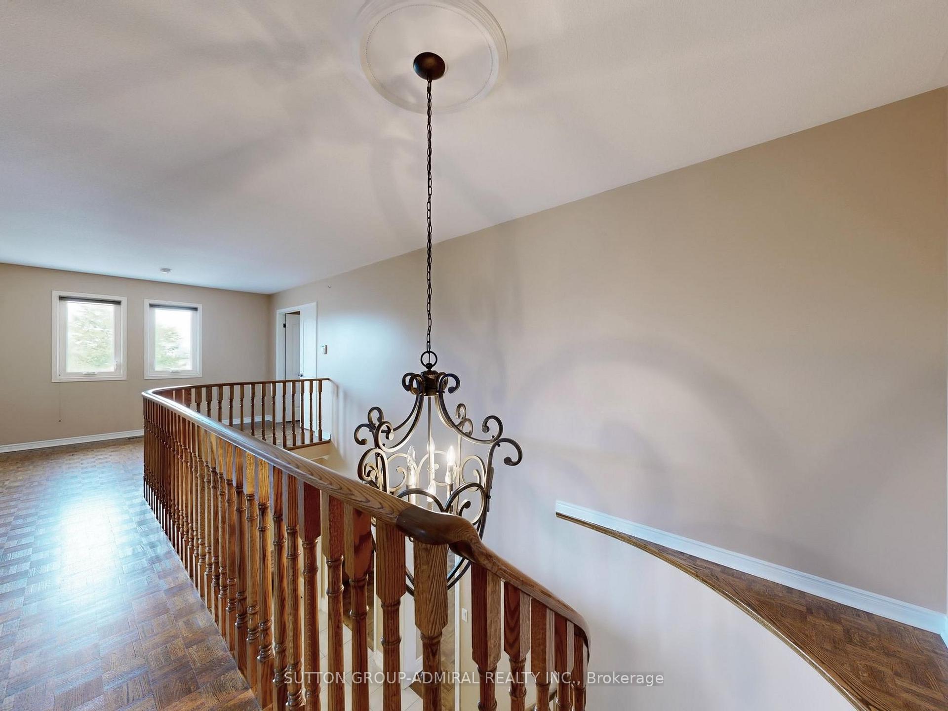 Photo 4 of 236 Russet Way, Vaughan, East Woodbridge — HOMEH