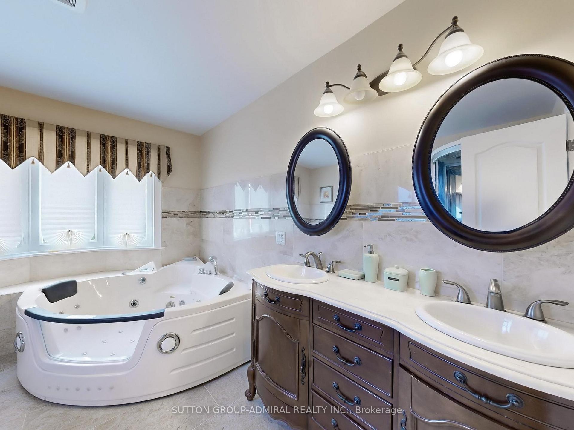 Photo 12 of 236 Russet Way, Vaughan, East Woodbridge — HOMEH