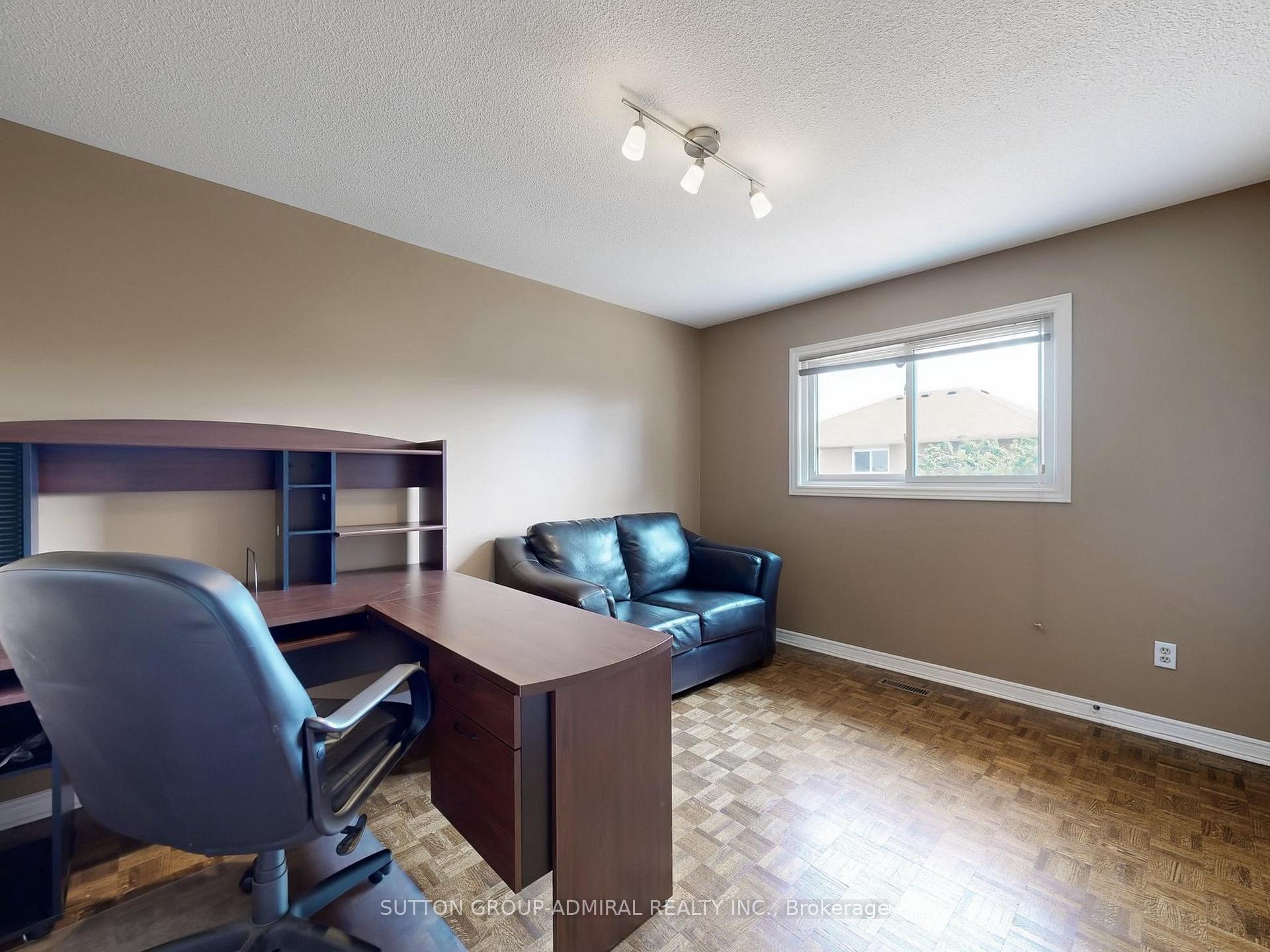 Photo 8 of 236 Russet Way, Vaughan, East Woodbridge — HOMEH
