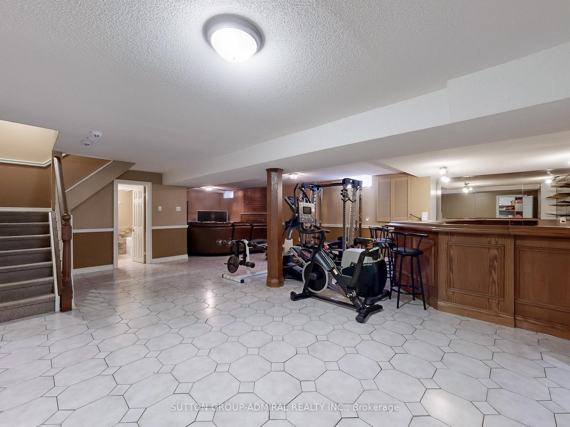Photo 2 of 236 Russet Way, Vaughan, East Woodbridge — HOMEH