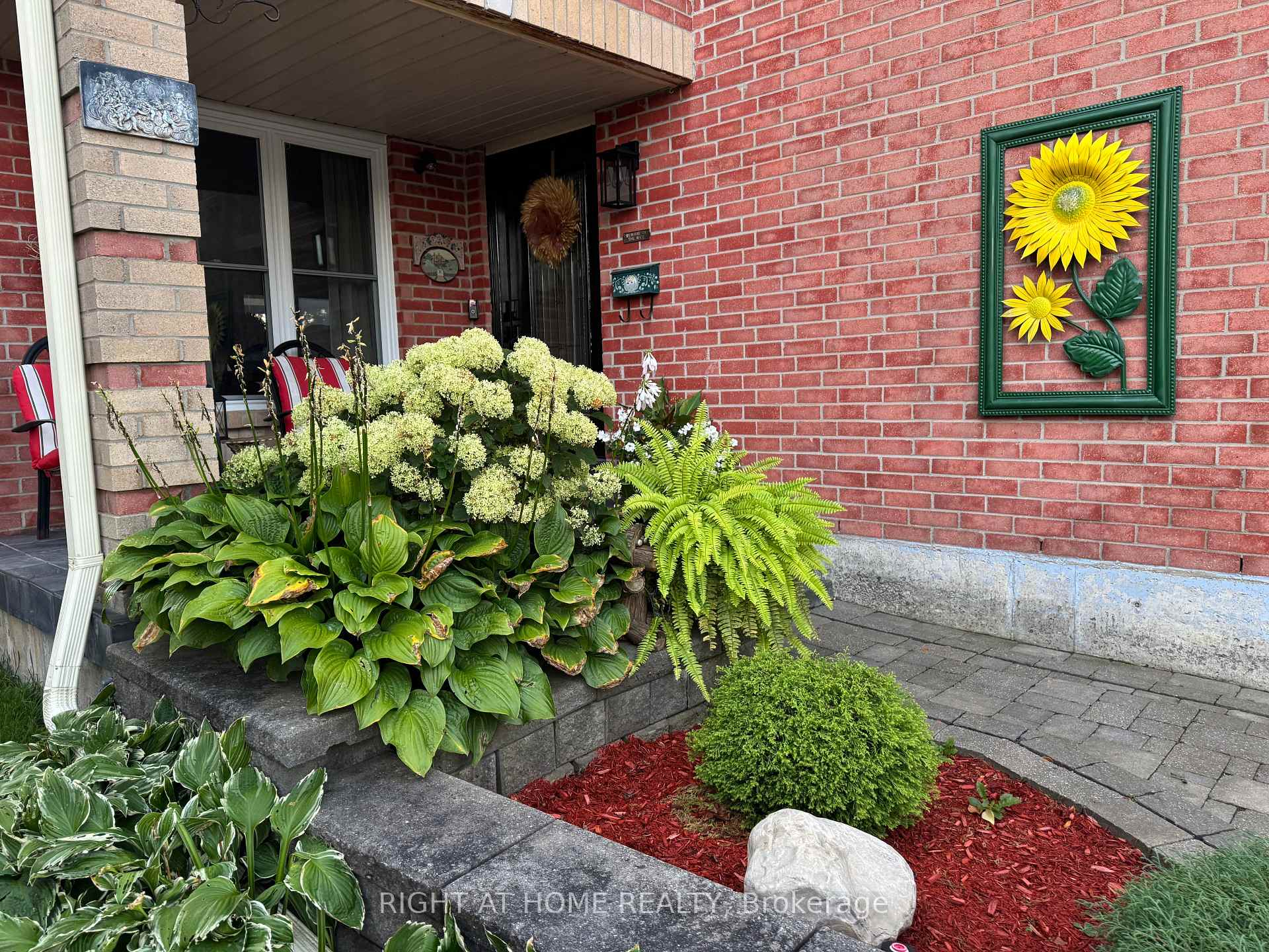 Front of 41 Yorkville Drive