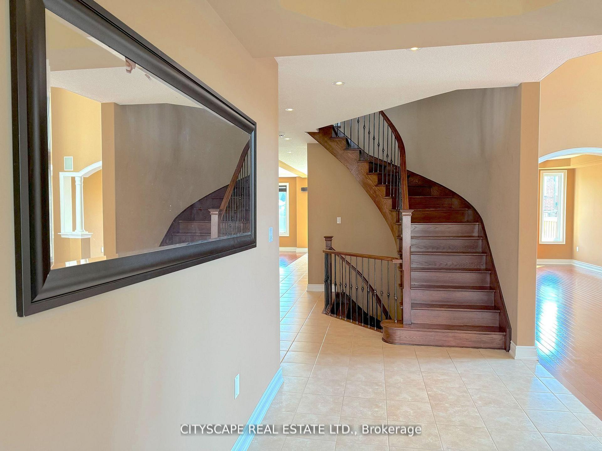 Photo 7 of 1749 Angus Street, Innisfil, Alcona — HOMEH