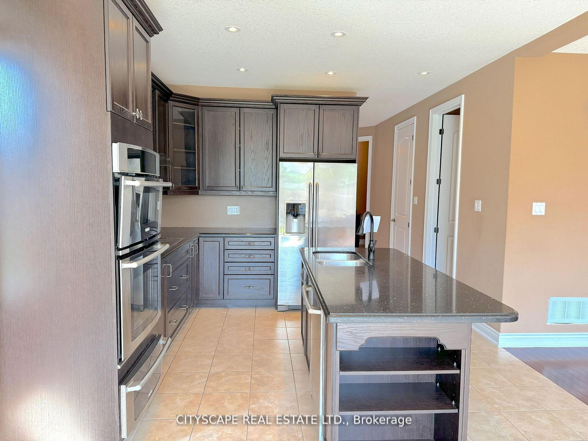 Photo 3 of 1749 Angus Street, Innisfil, Alcona — HOMEH