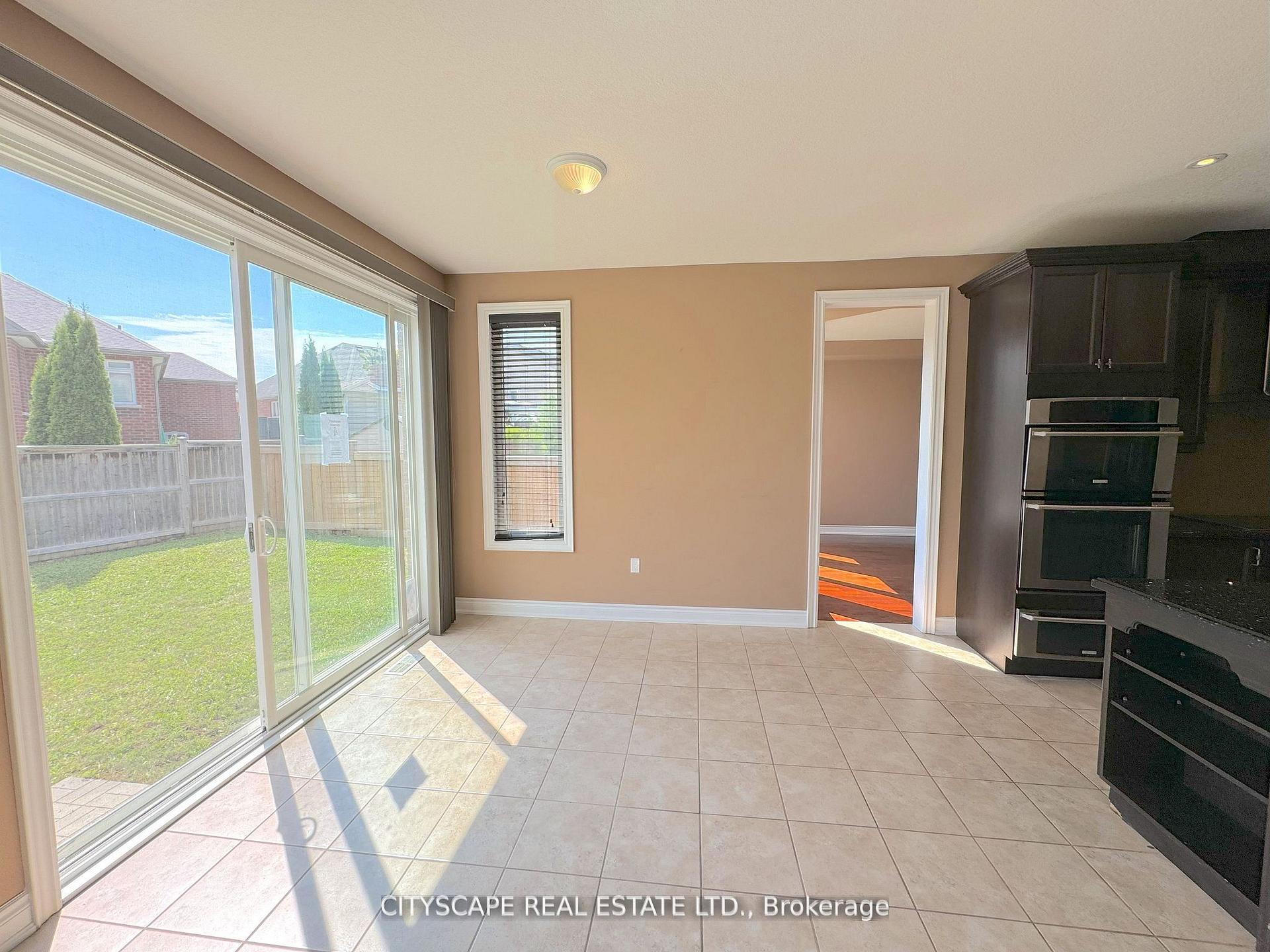 Photo 13 of 1749 Angus Street, Innisfil, Alcona — HOMEH