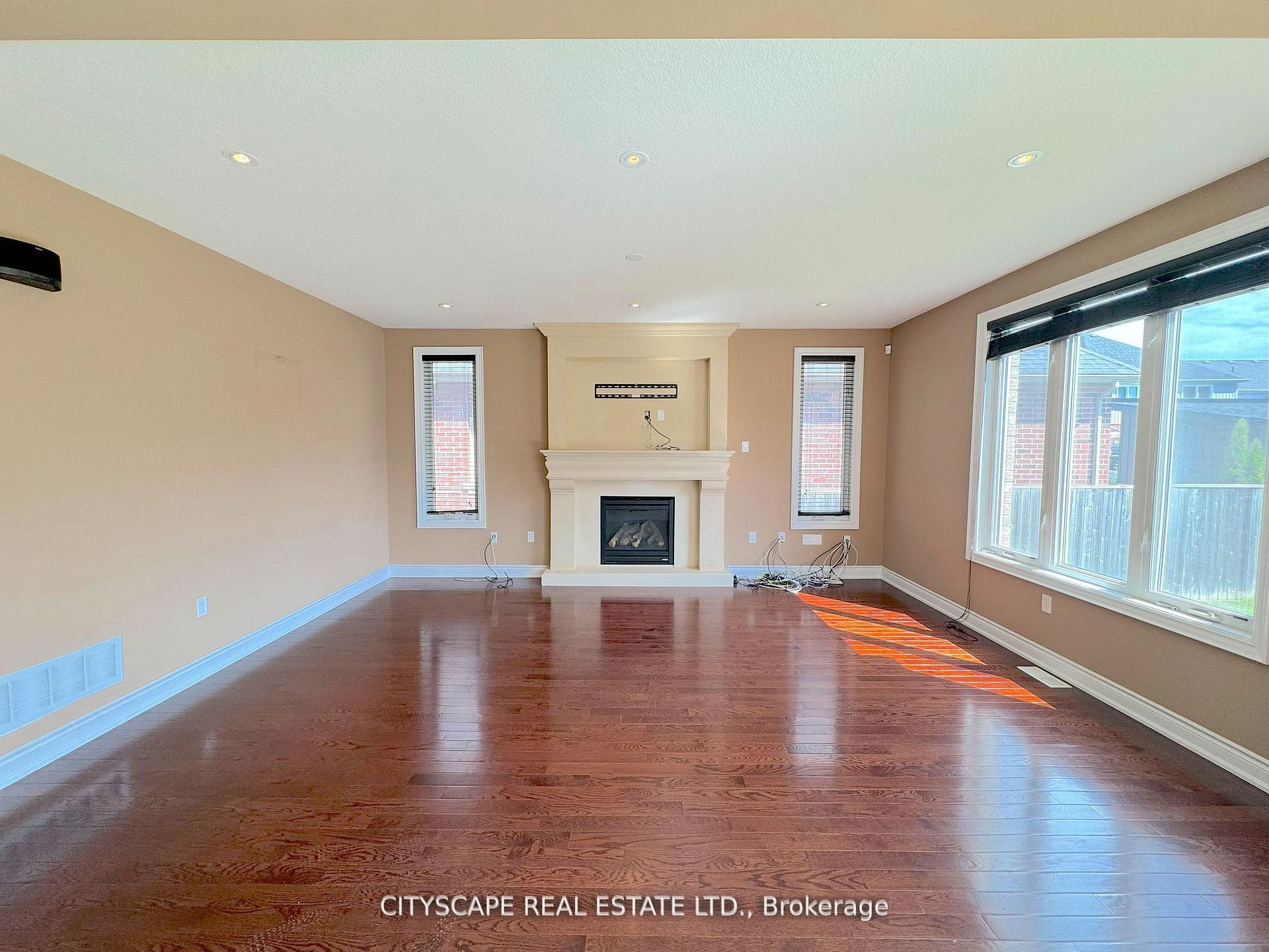 Photo 14 of 1749 Angus Street, Innisfil, Alcona — HOMEH