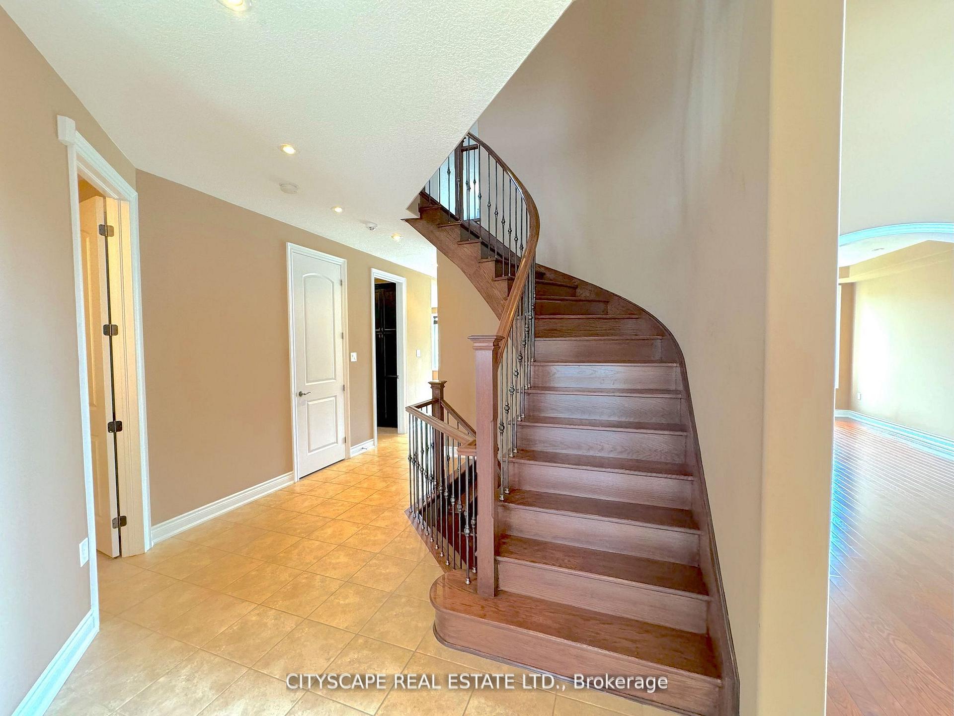 Photo 10 of 1749 Angus Street, Innisfil, Alcona — HOMEH