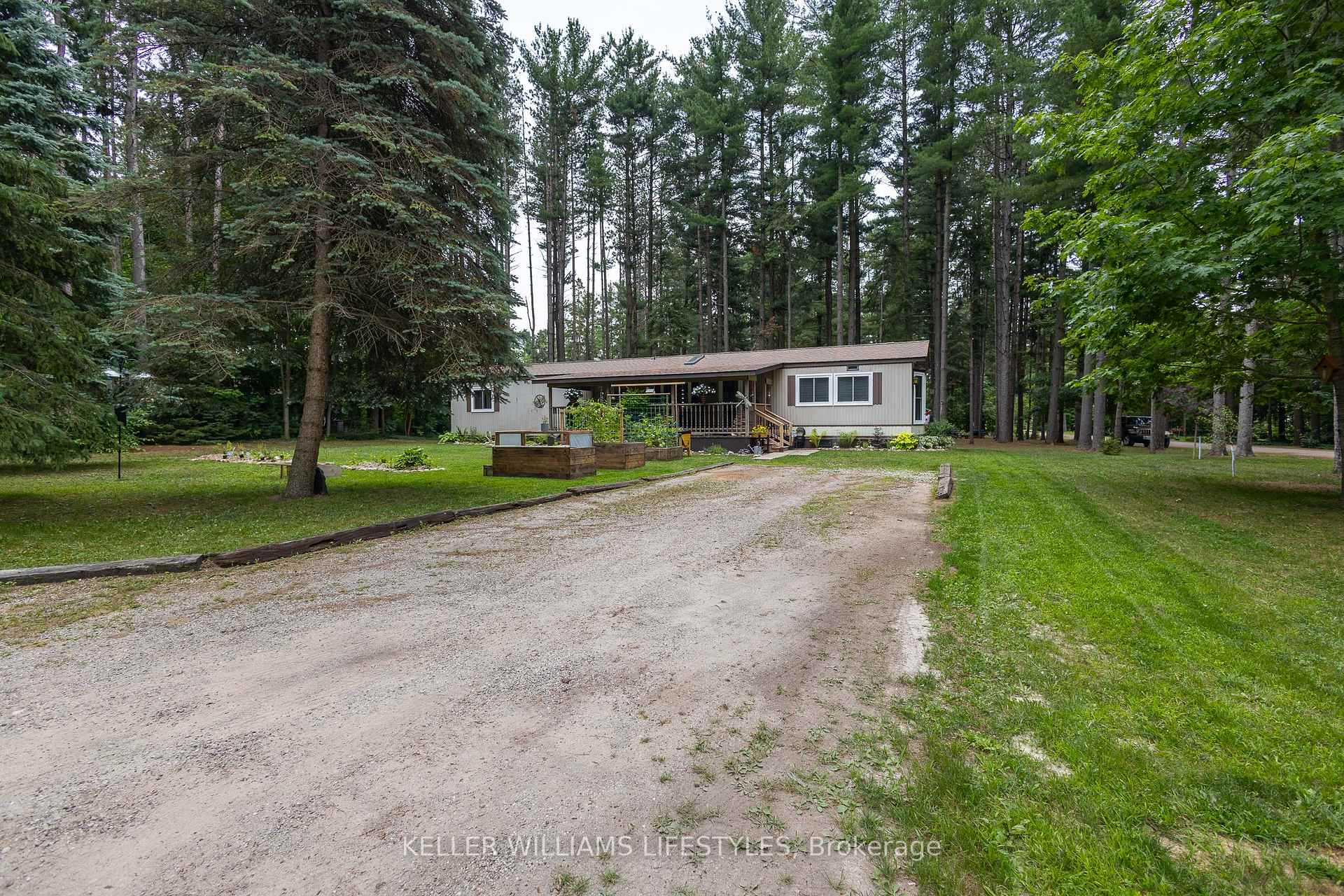 Photo 3 of 202 Chestnut Drive, Central Huron, Goderich Twp — HOMEH