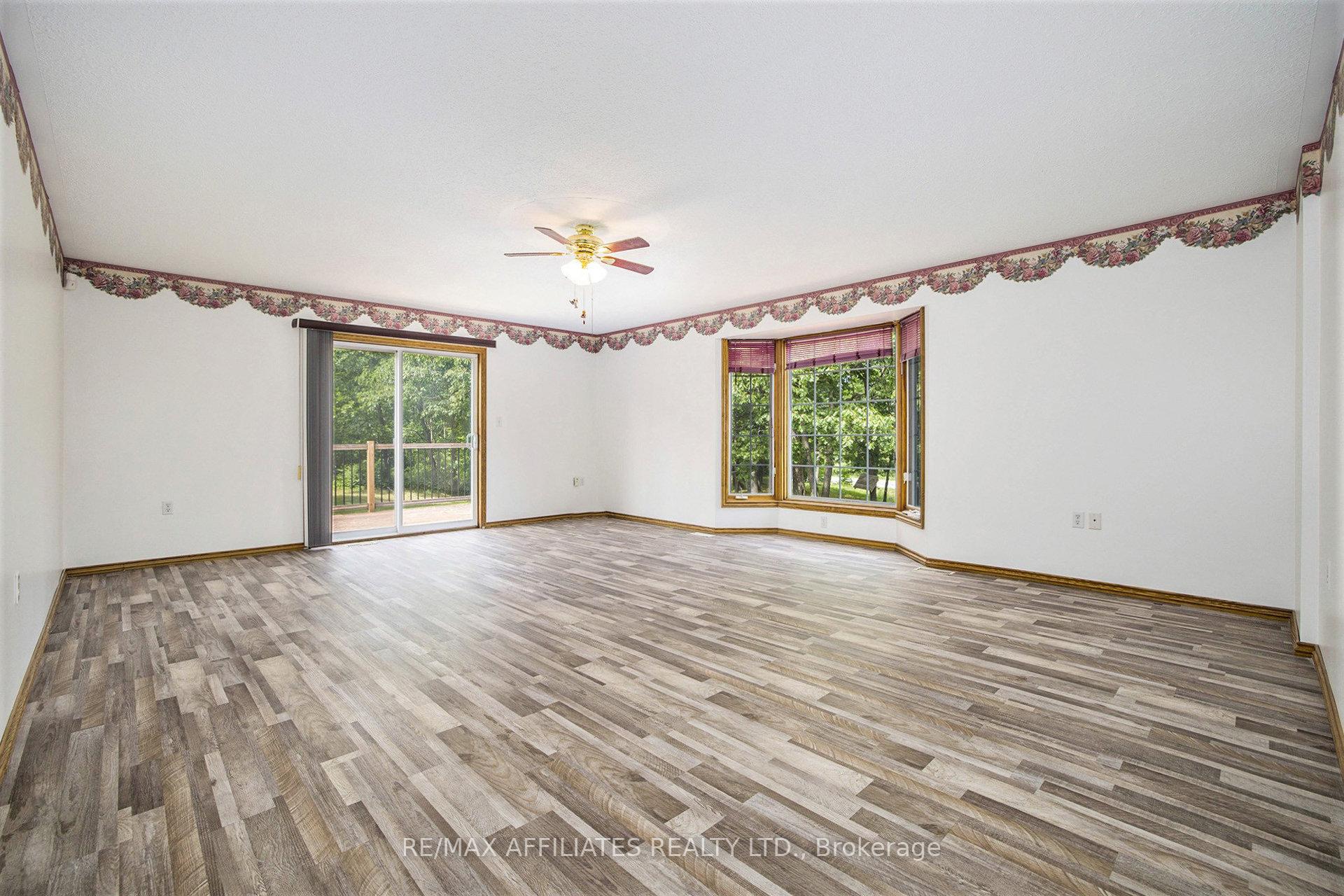 Photo 11 of 13481 38 Highway, Central Frontenac, Frontenac Centre — HOMEH