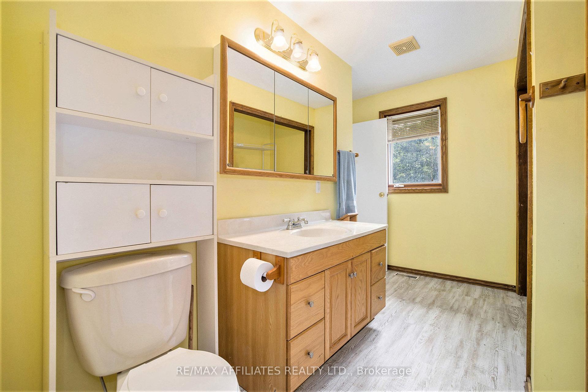 Photo 13 of 13481 38 Highway, Central Frontenac, Frontenac Centre — HOMEH