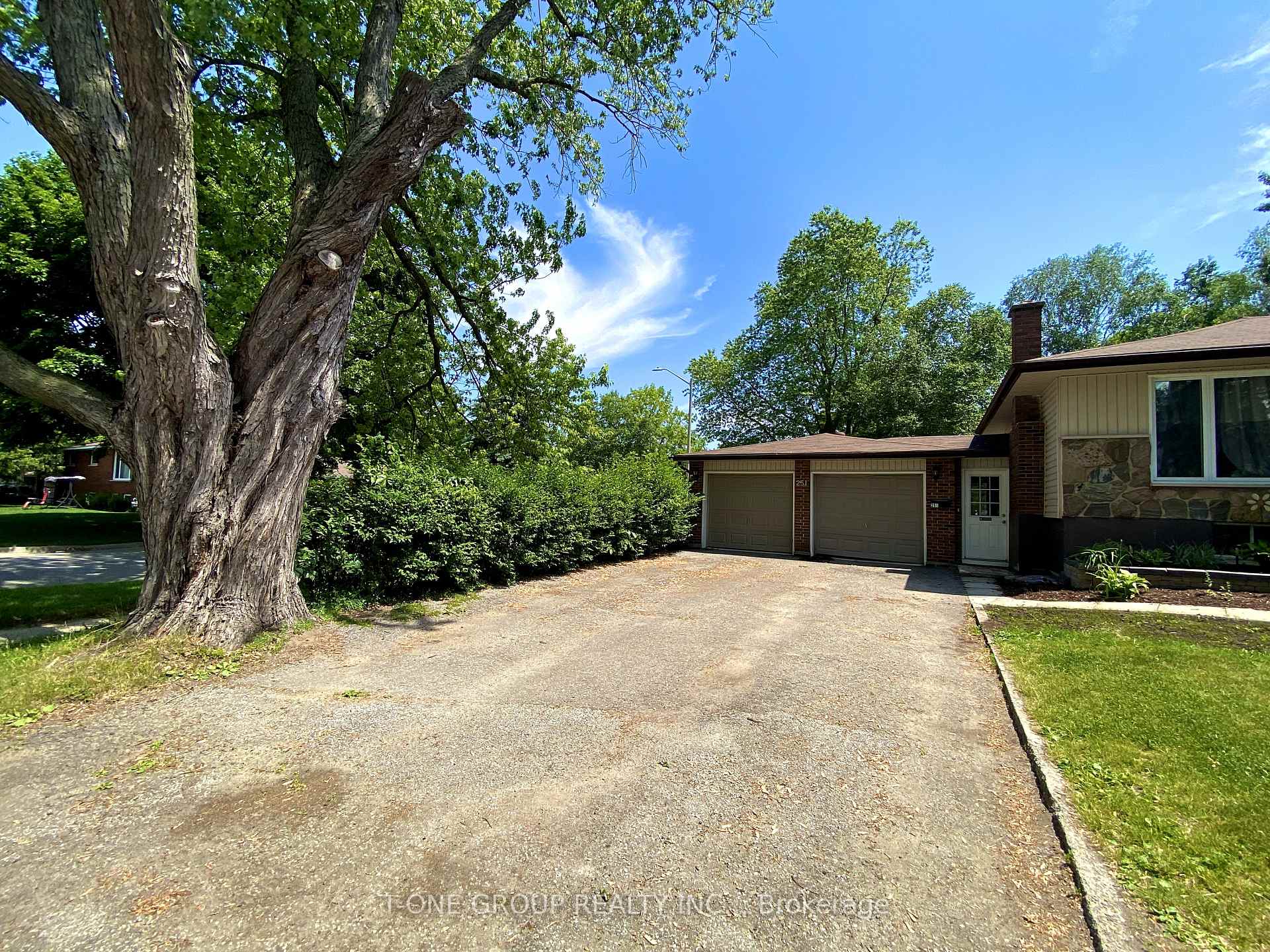 Photo 1 of Unit Back, 251 Cox Mill Road, Barrie, Innis-Shore — HOMEH