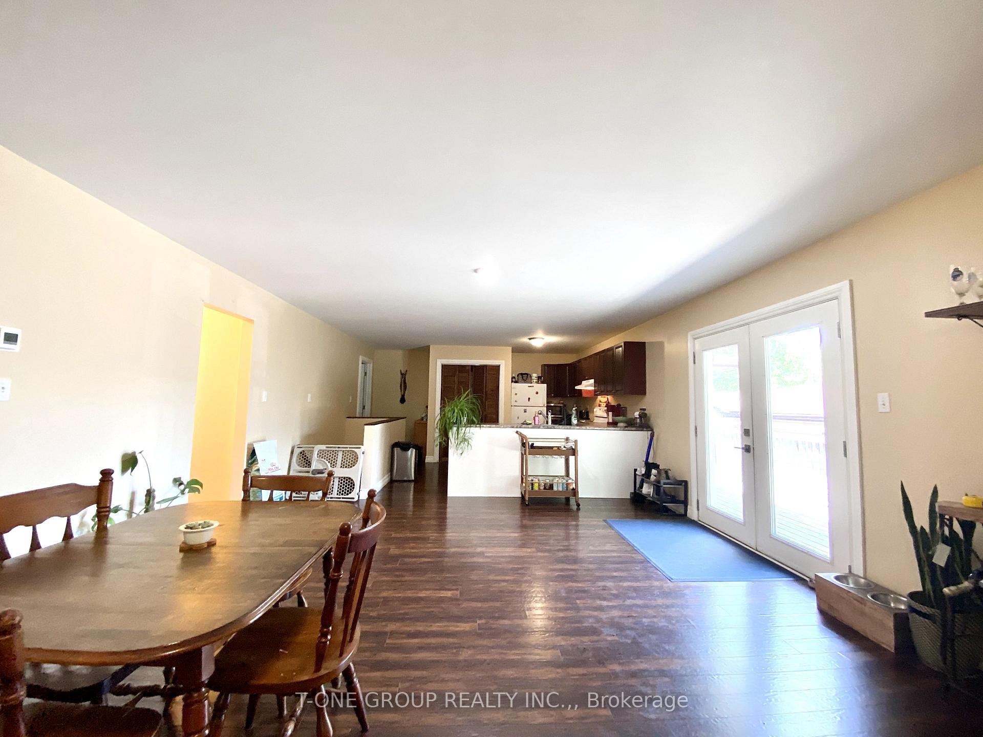 Photo 8 of Unit Back, 251 Cox Mill Road, Barrie, Innis-Shore — HOMEH