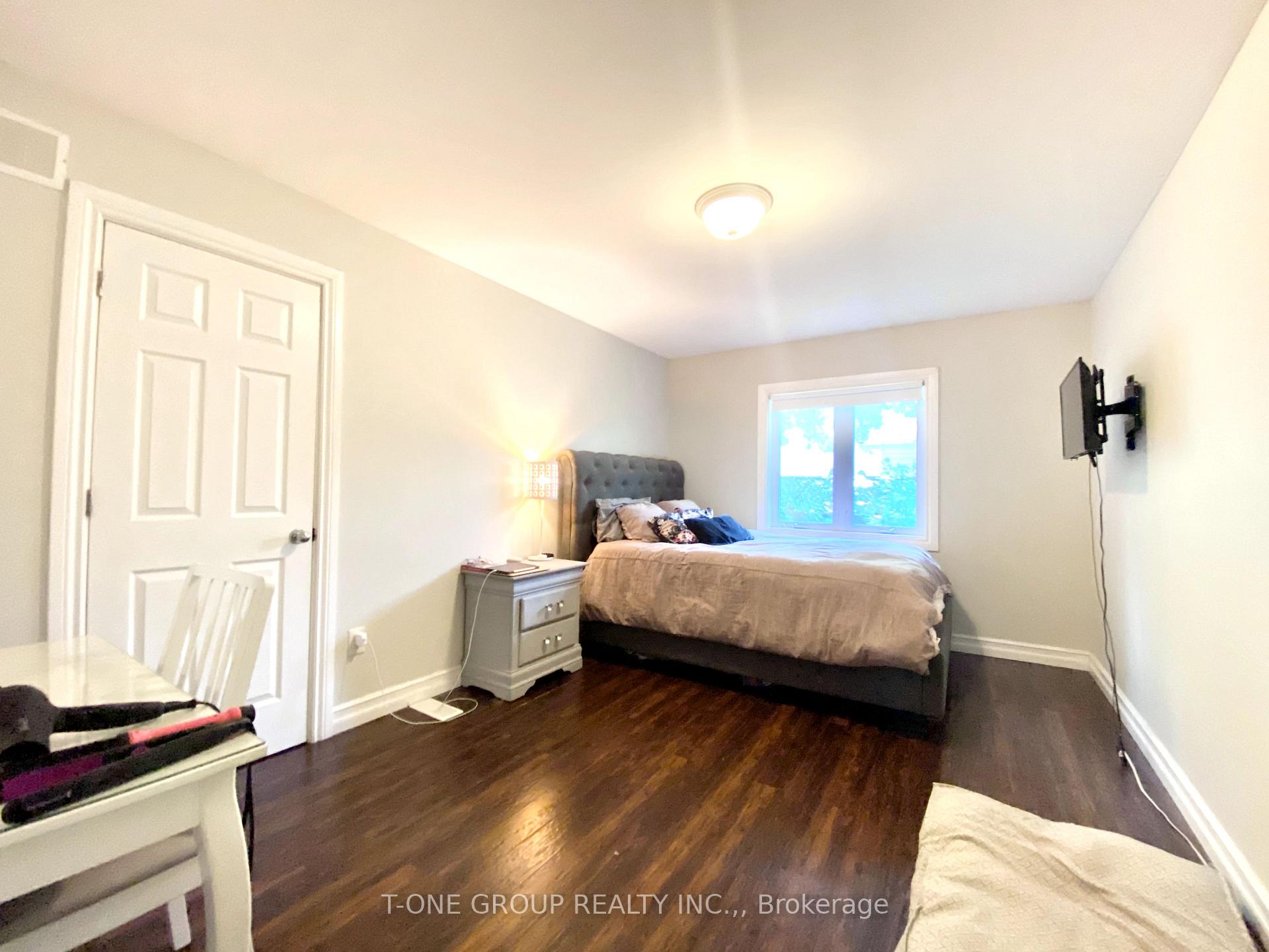 Photo 10 of Unit Back, 251 Cox Mill Road, Barrie, Innis-Shore — HOMEH
