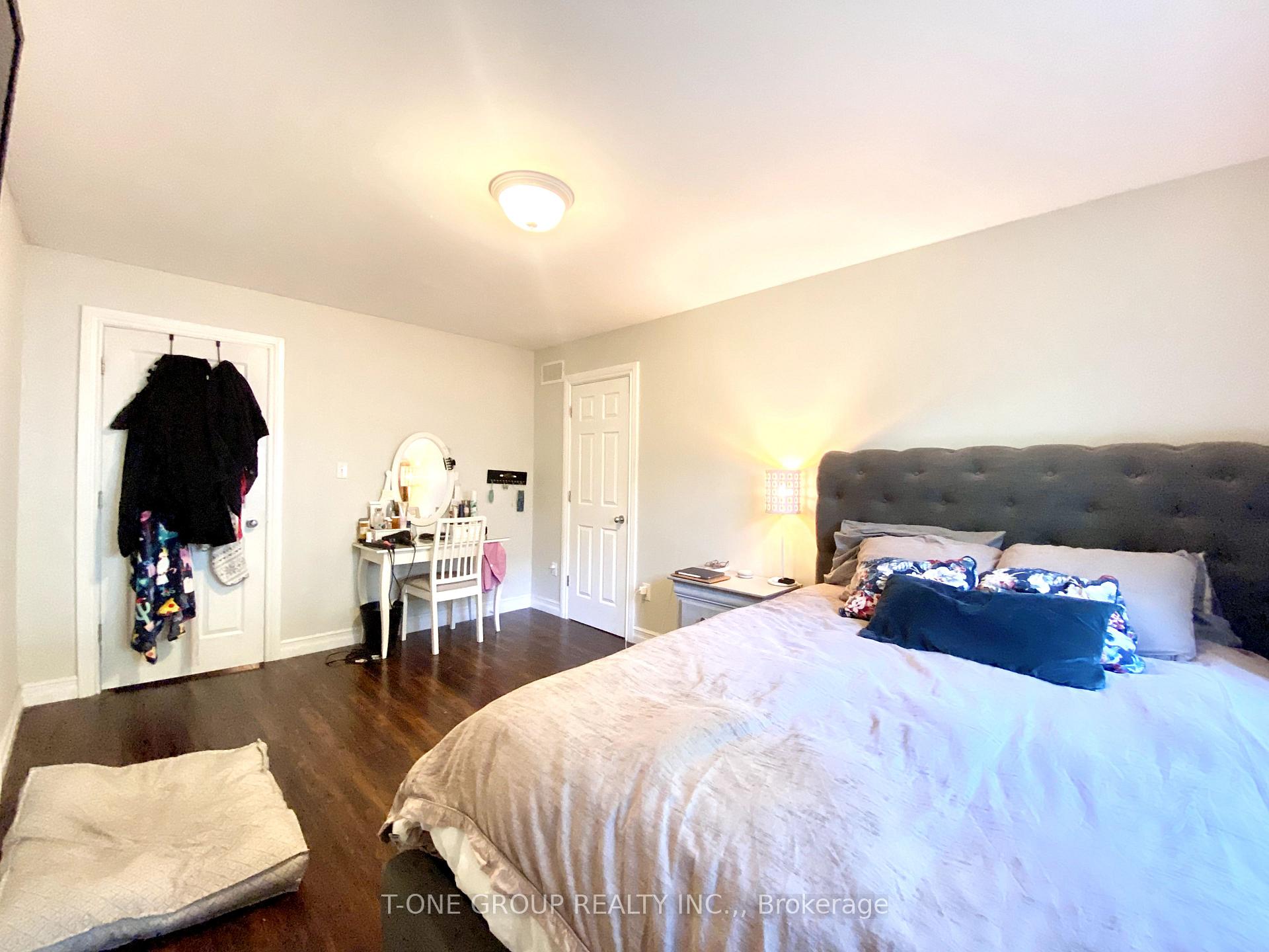 Photo 11 of Unit Back, 251 Cox Mill Road, Barrie, Innis-Shore — HOMEH