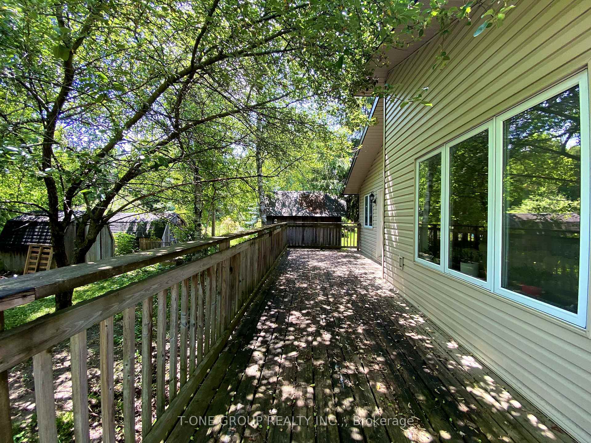 Photo 21 of Unit Back, 251 Cox Mill Road, Barrie, Innis-Shore — HOMEH