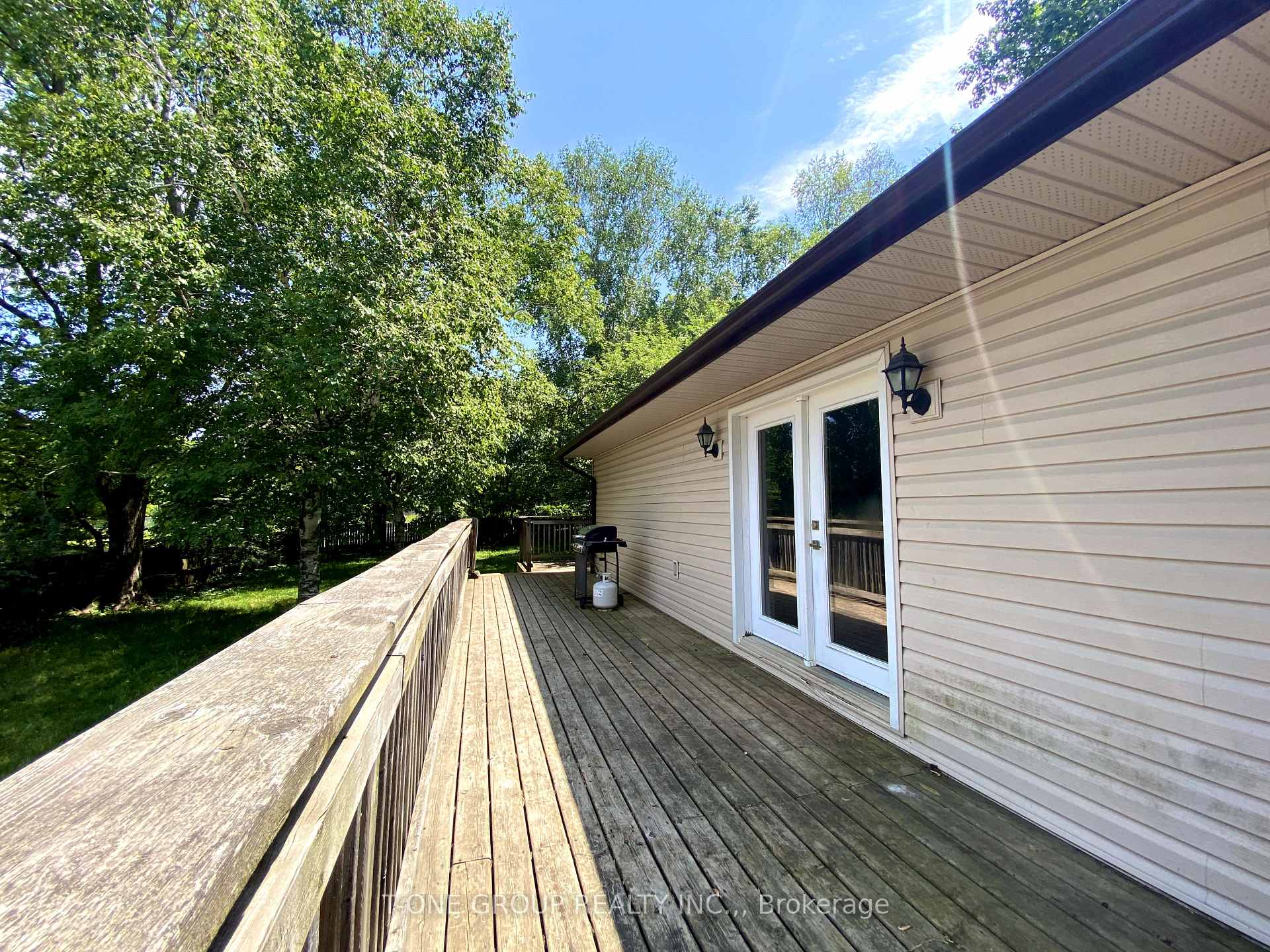 Photo 22 of Unit Back, 251 Cox Mill Road, Barrie, Innis-Shore — HOMEH