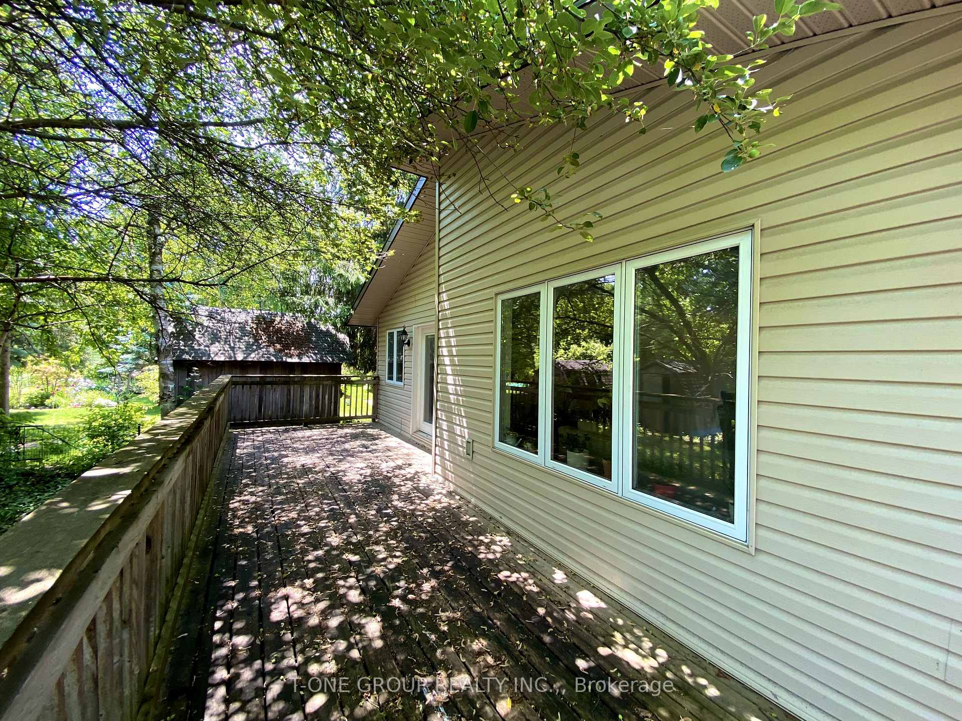 Photo 23 of Unit Back, 251 Cox Mill Road, Barrie, Innis-Shore — HOMEH