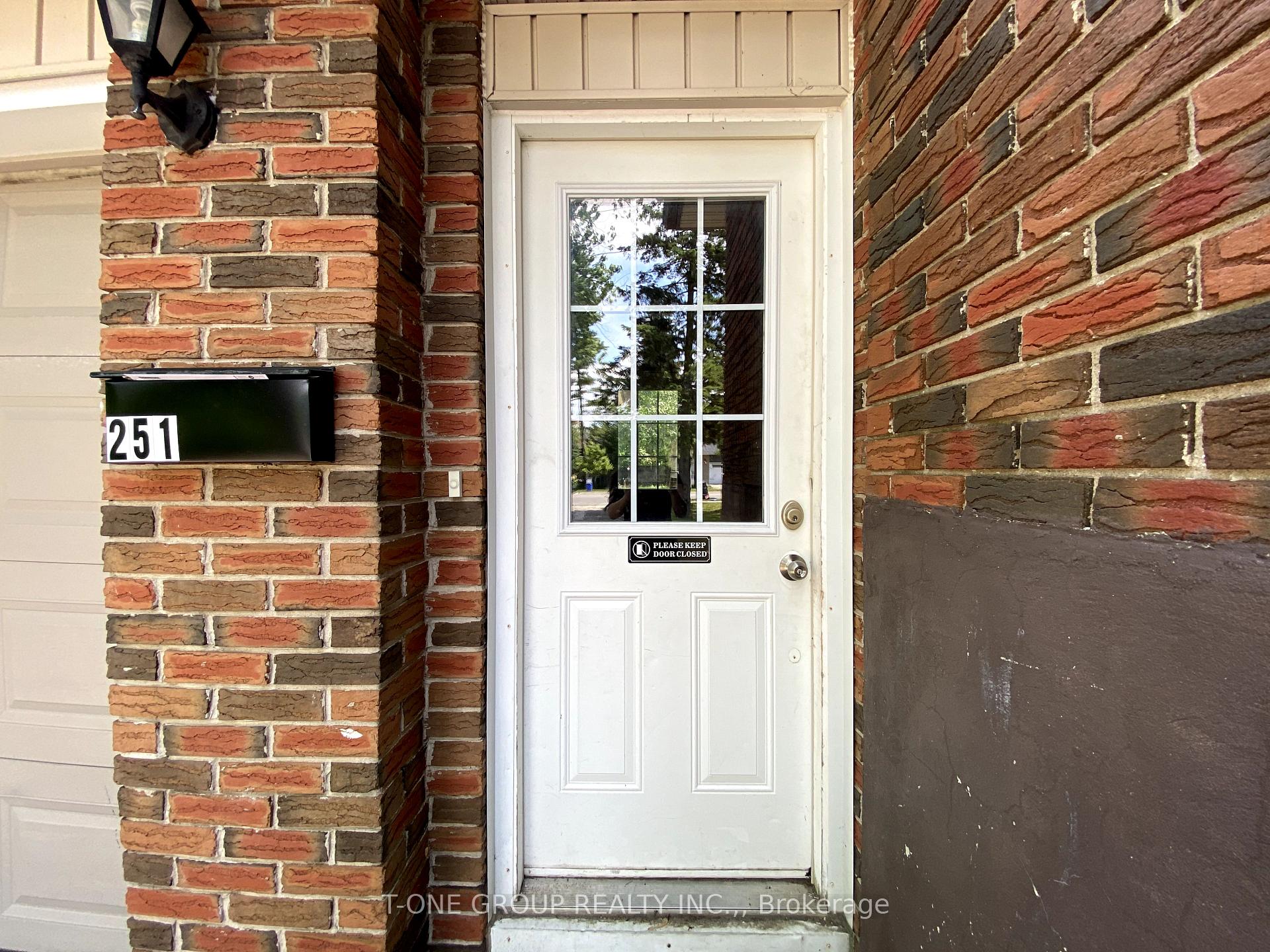 Photo 27 of Unit Back, 251 Cox Mill Road, Barrie, Innis-Shore — HOMEH