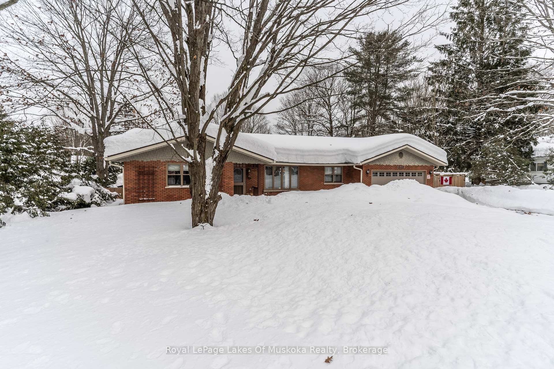 Front of 840 Muskoka Beach Road