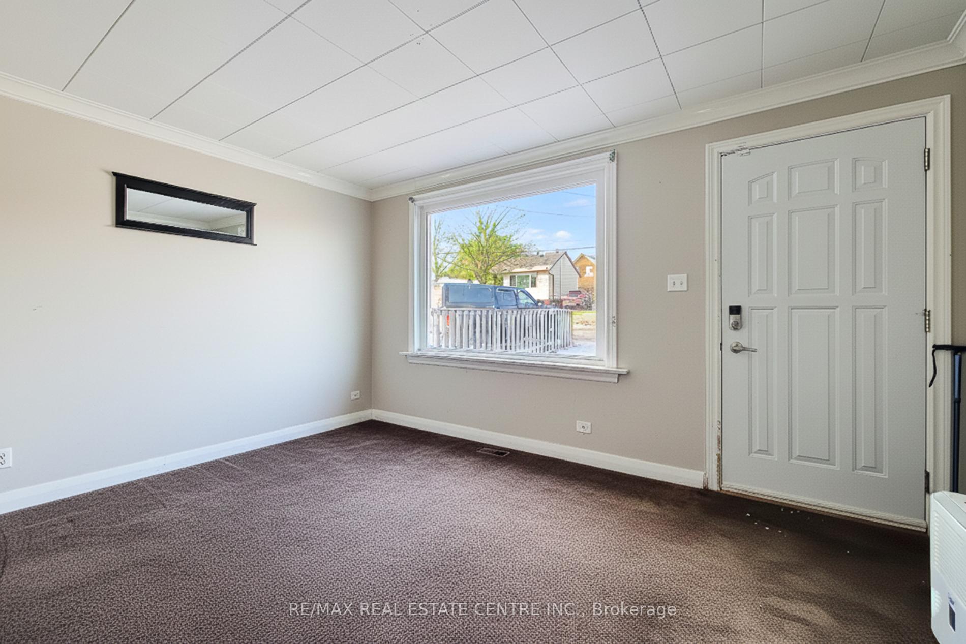Photo 5 of 558 Barnaby Street, Hamilton, Parkview — HOMEH