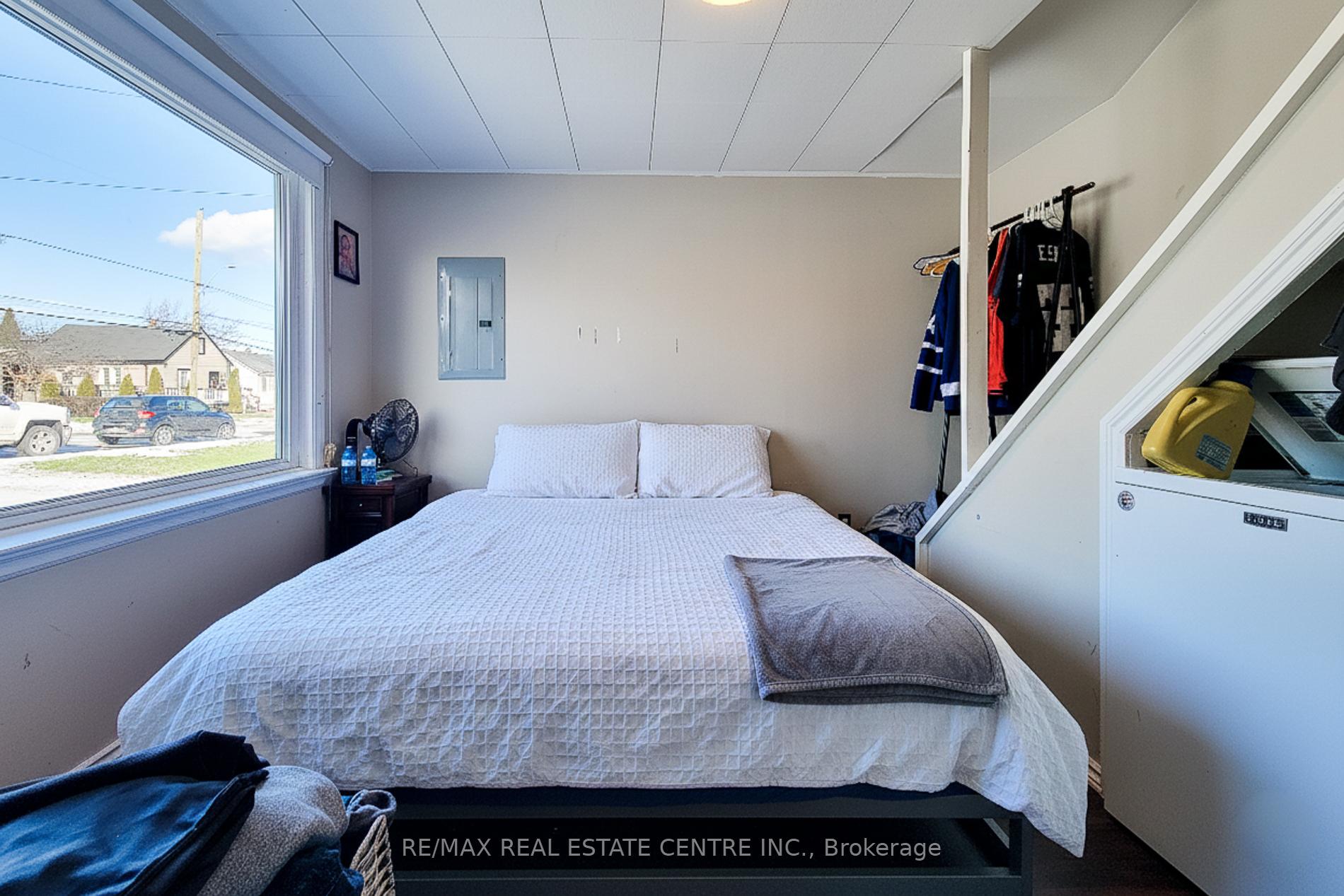 Photo 11 of 558 Barnaby Street, Hamilton, Parkview — HOMEH