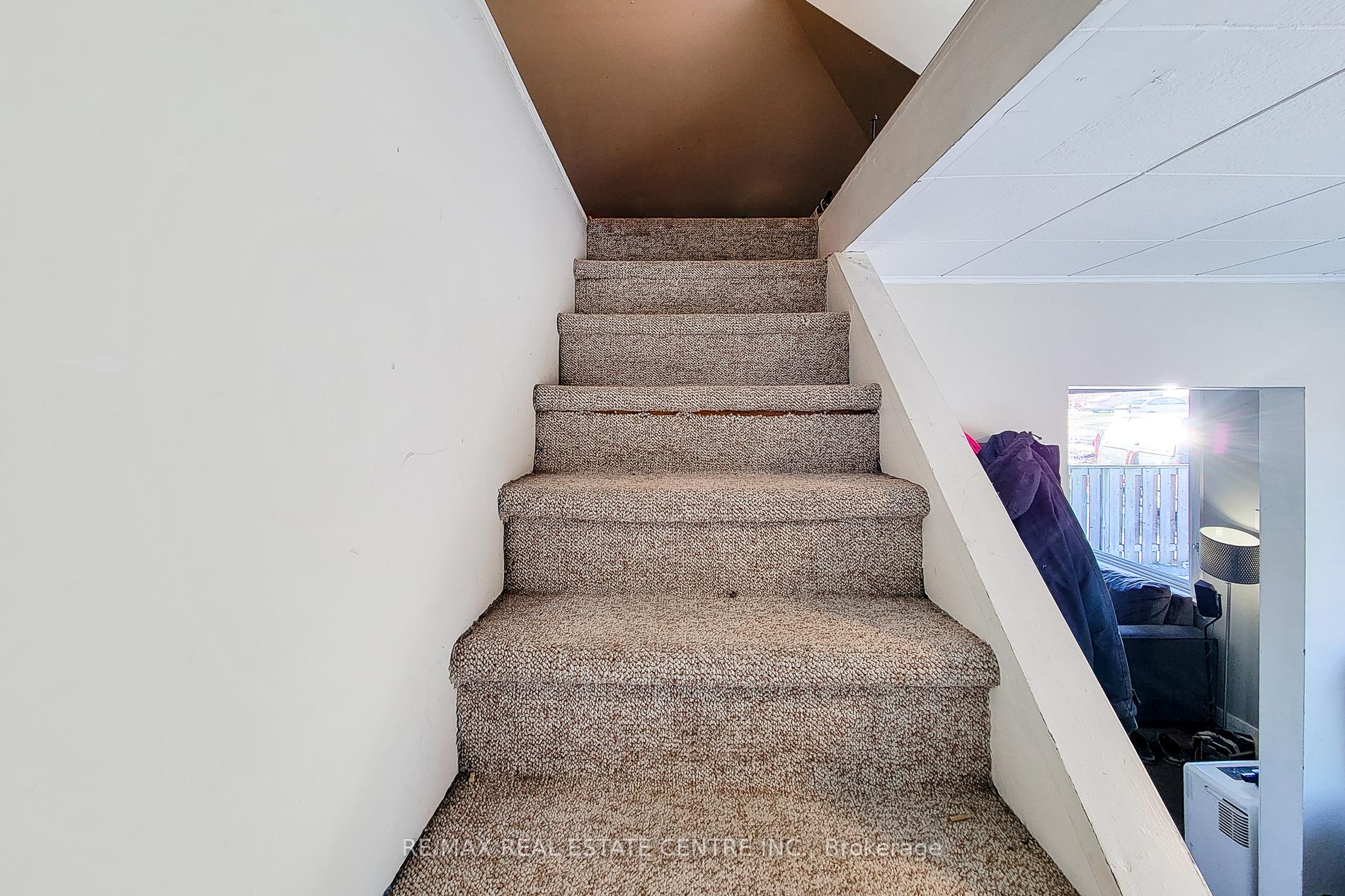 Photo 16 of 558 Barnaby Street, Hamilton, Parkview — HOMEH