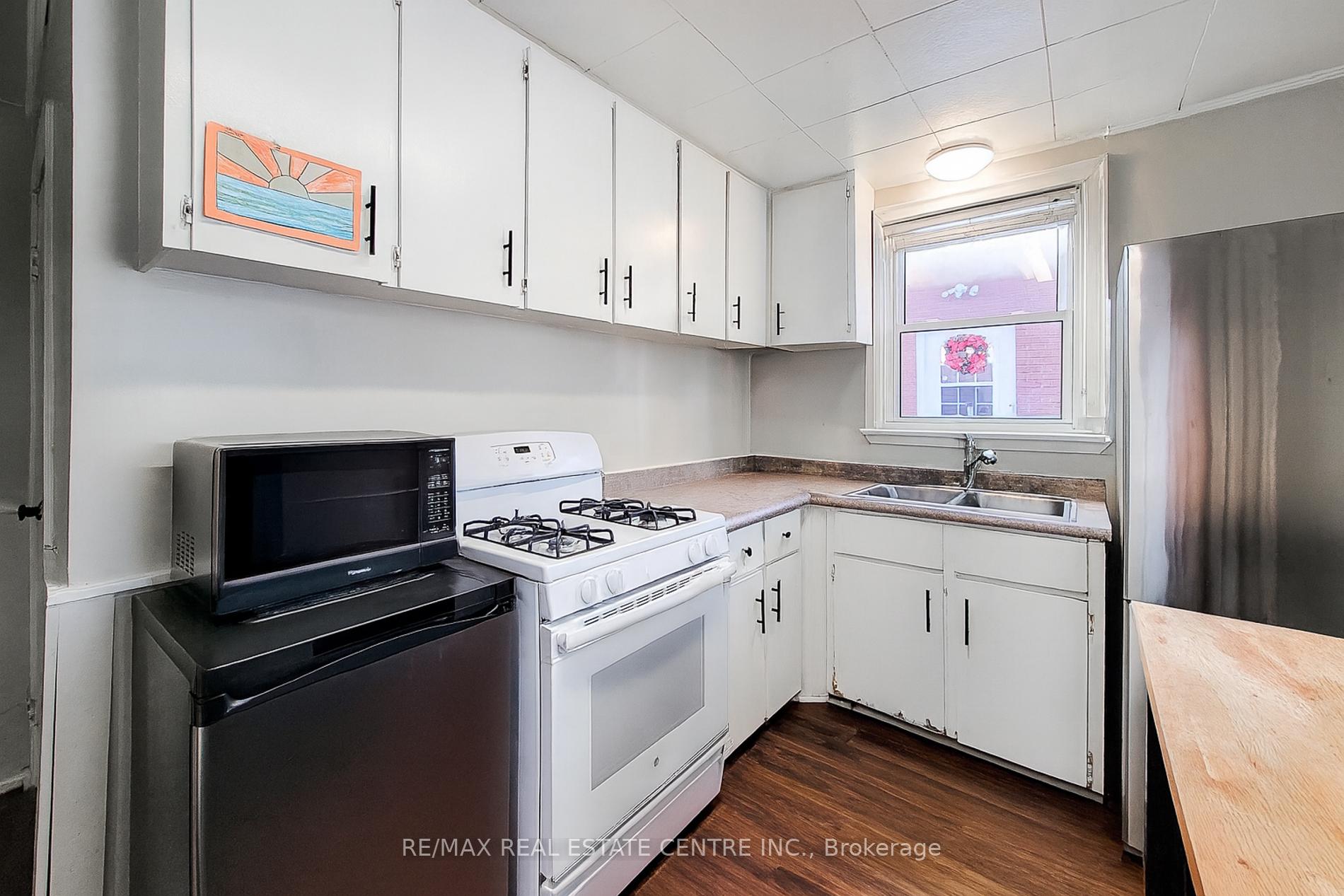 Photo 23 of 558 Barnaby Street, Hamilton, Parkview — HOMEH
