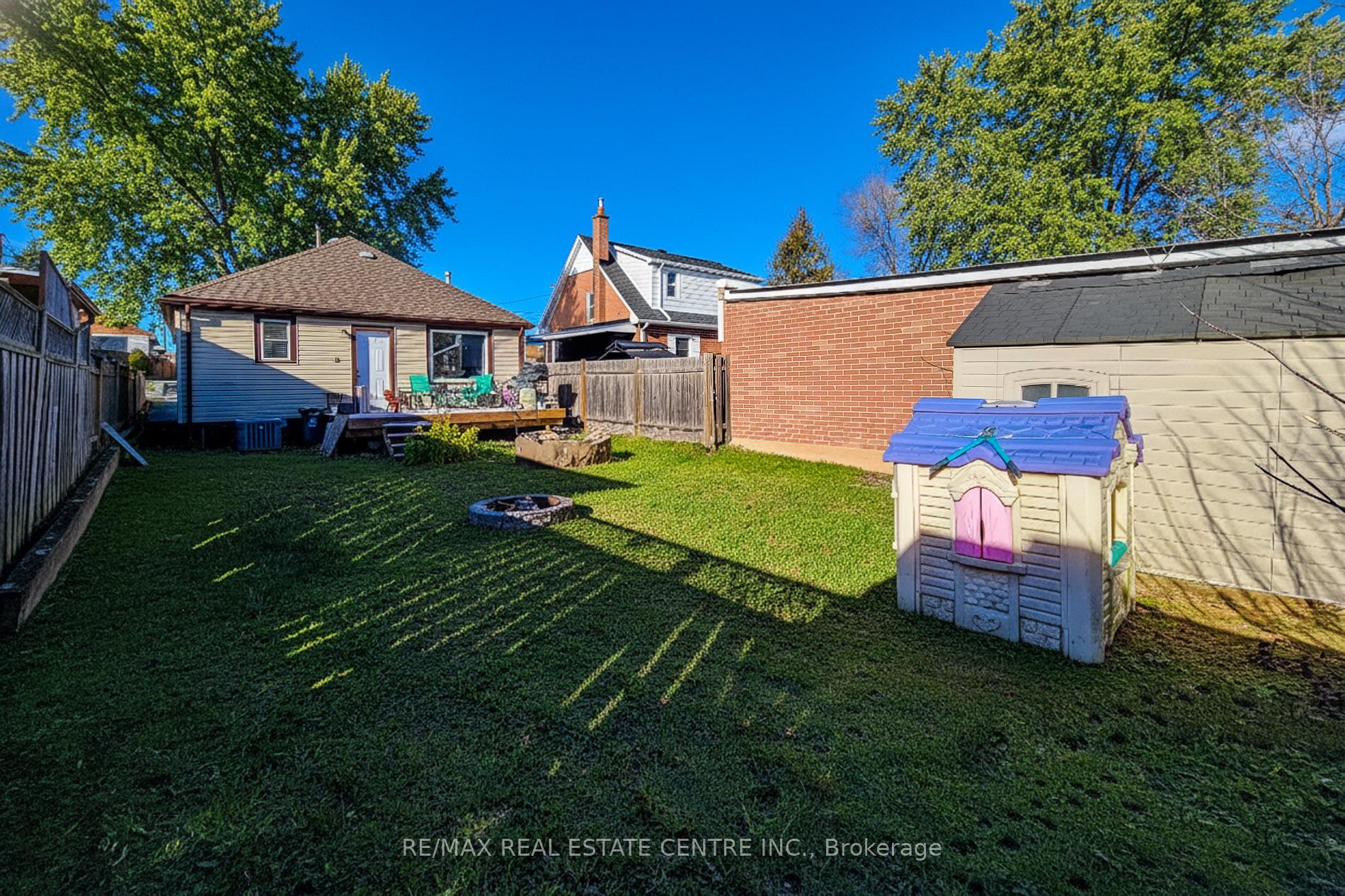 Photo 32 of 558 Barnaby Street, Hamilton, Parkview — HOMEH
