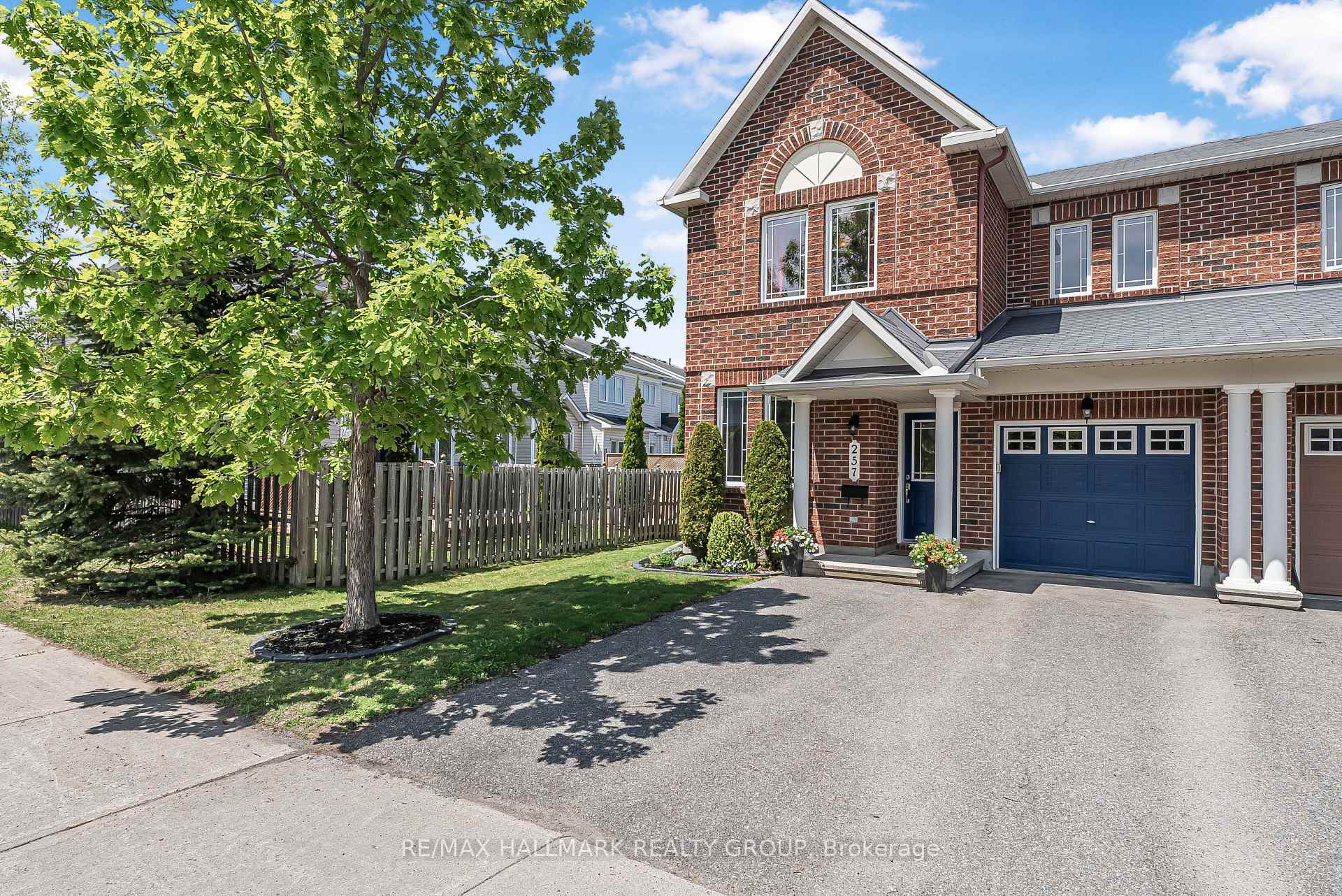 Photo 2 of 257 Moss Grove Street, Ottawa, Barrhaven - Strandherd — HOMEH