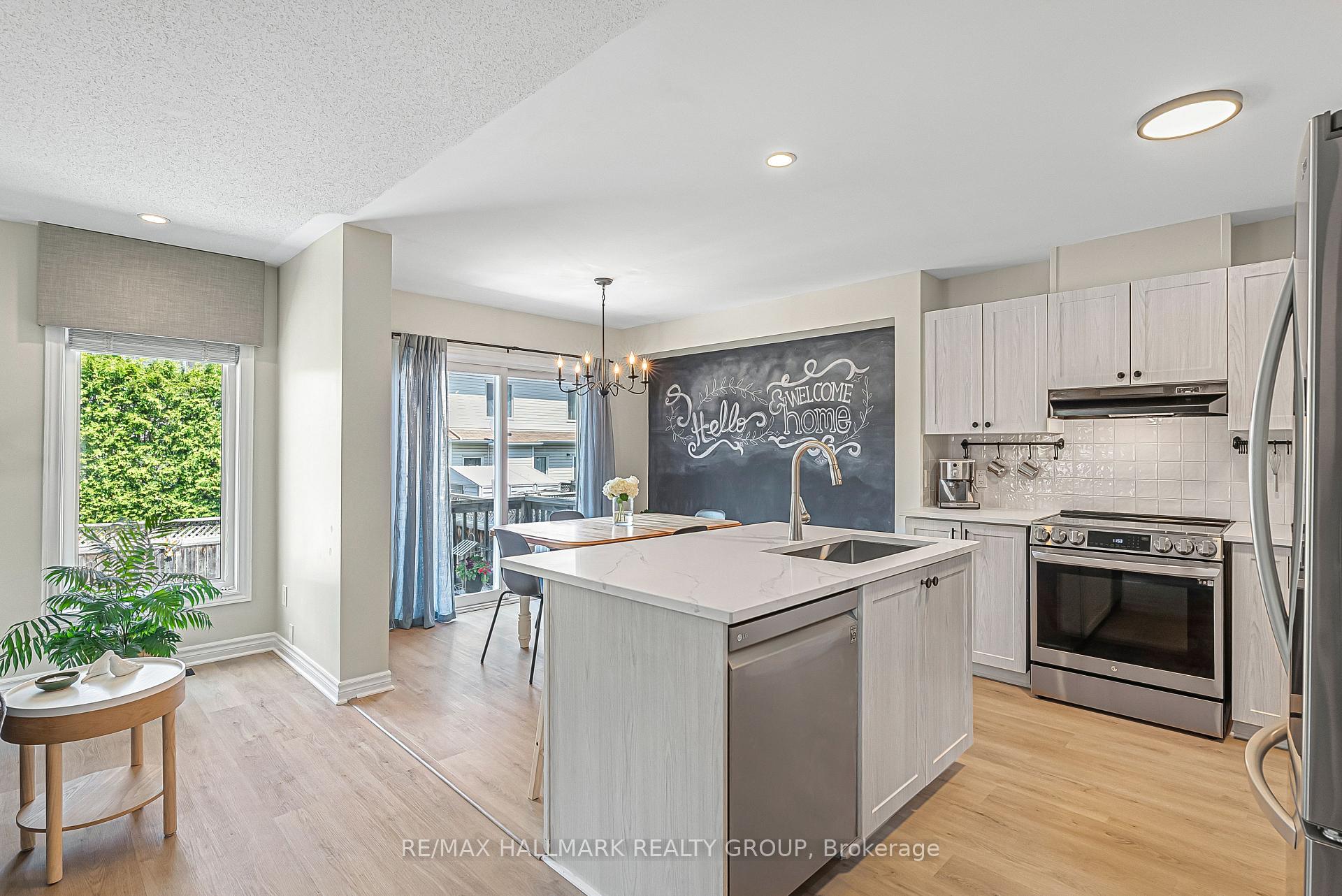 Photo 15 of 257 Moss Grove Street, Ottawa, Barrhaven - Strandherd — HOMEH