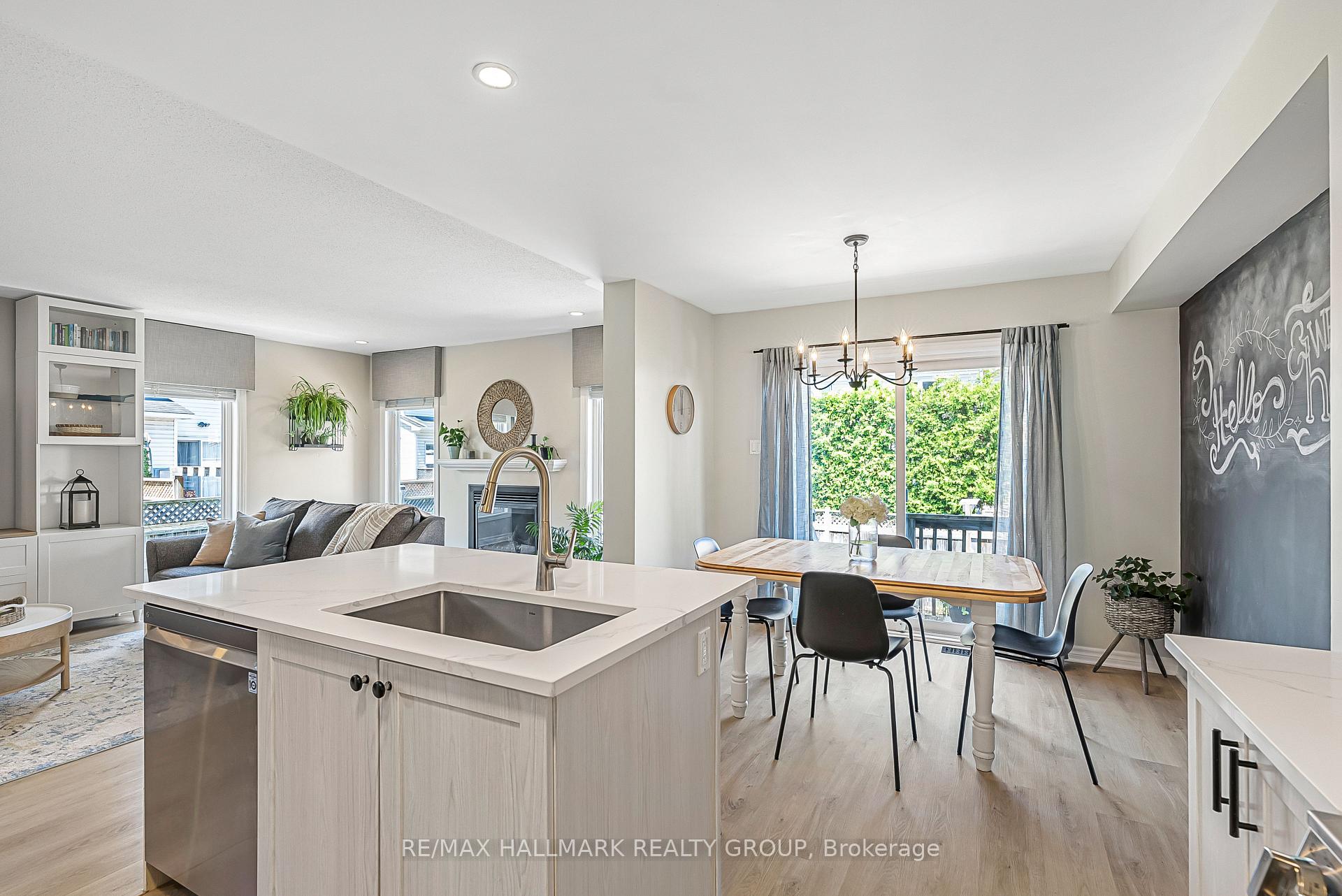 Photo 19 of 257 Moss Grove Street, Ottawa, Barrhaven - Strandherd — HOMEH