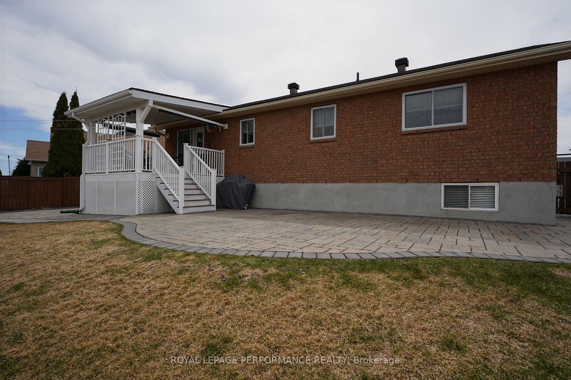 Photo 7 of 1761 MacIntyre Avenue, Cornwall — HOMEH