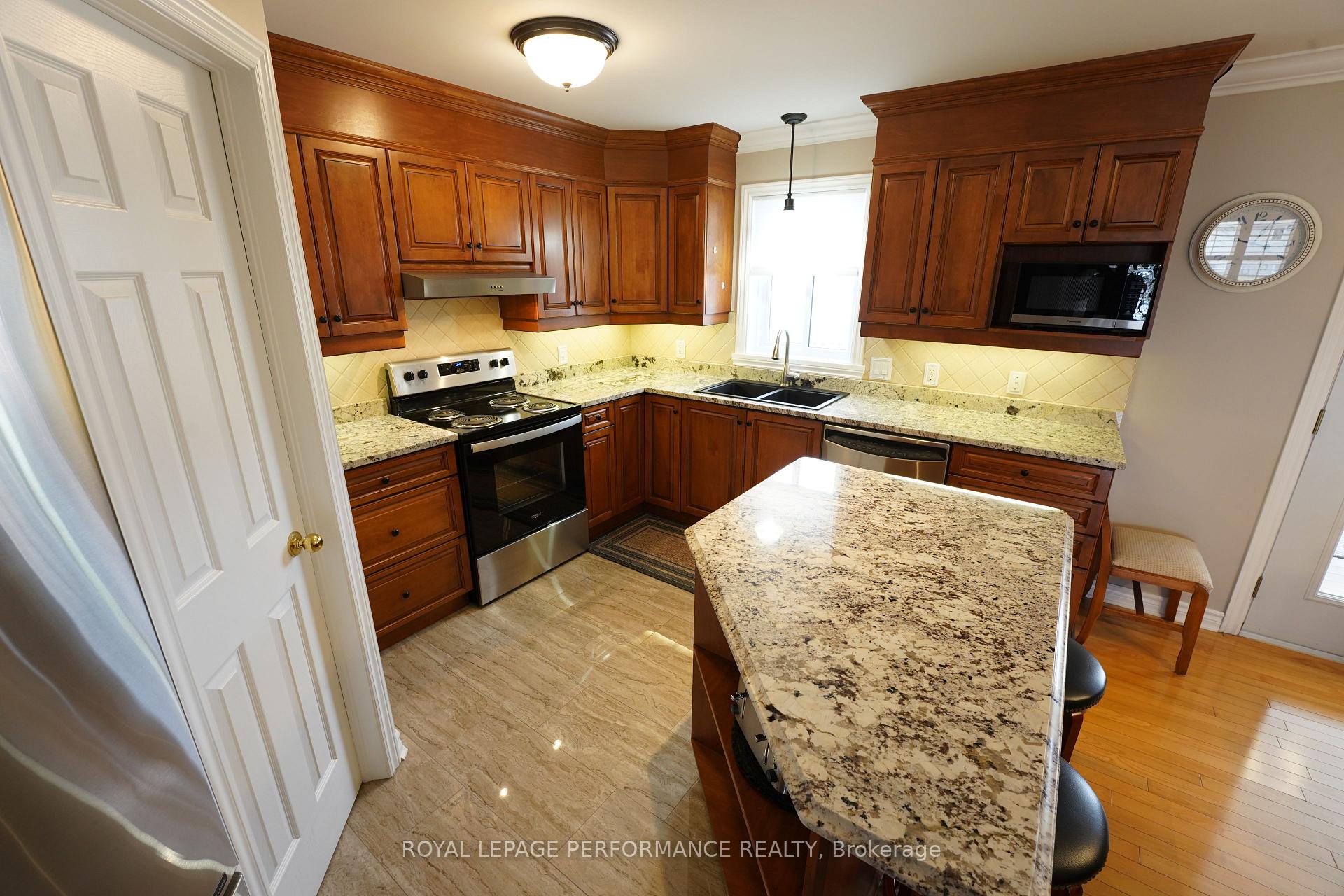 Photo 17 of 1761 MacIntyre Avenue, Cornwall — HOMEH
